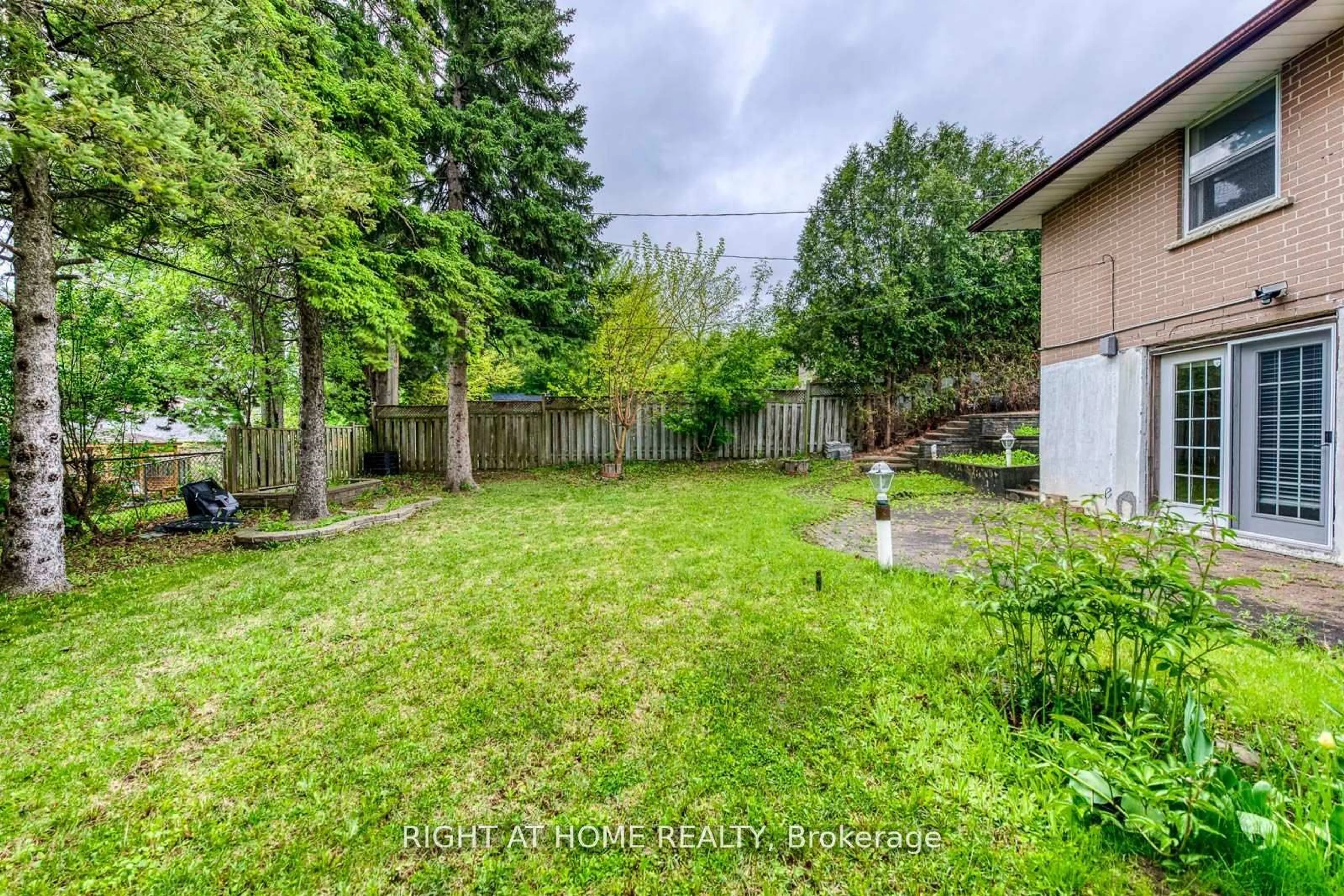 Patio, forest/trees view for 145 Highland Park Blvd, Markham Ontario L3T 1B8