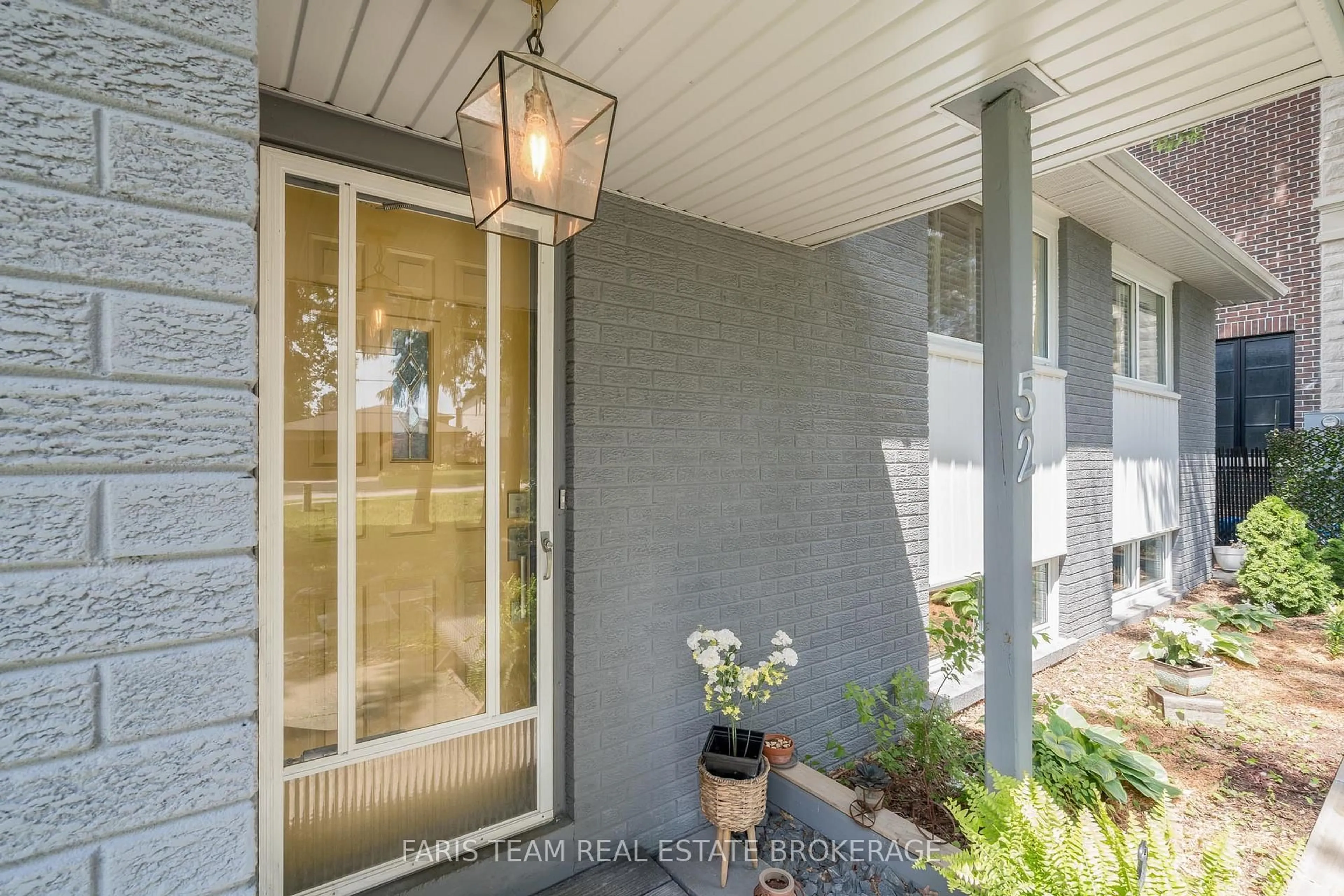 Indoor entryway for 52 May Ave, Richmond Hill Ontario L4C 3S6