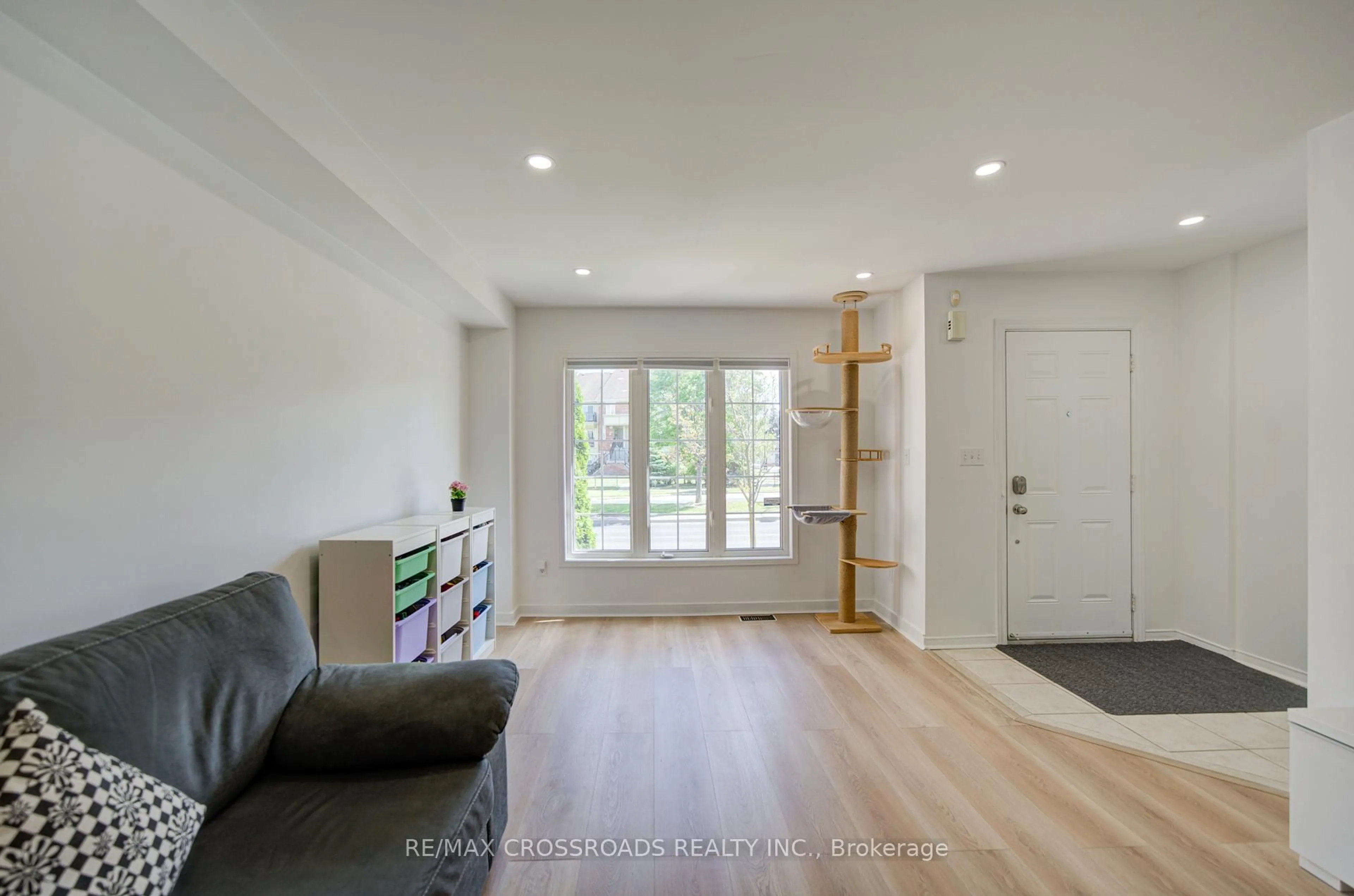Indoor entryway for 2278 Bur Oak Ave, Markham Ontario L6E 1M1