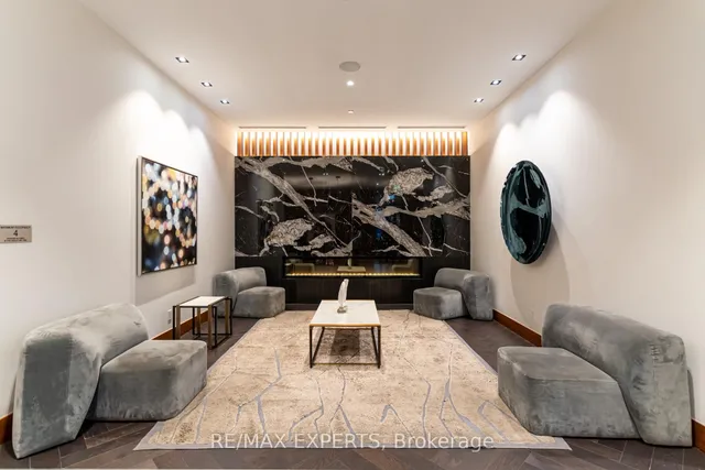 7895 Jane St #2106, Vaughan 3