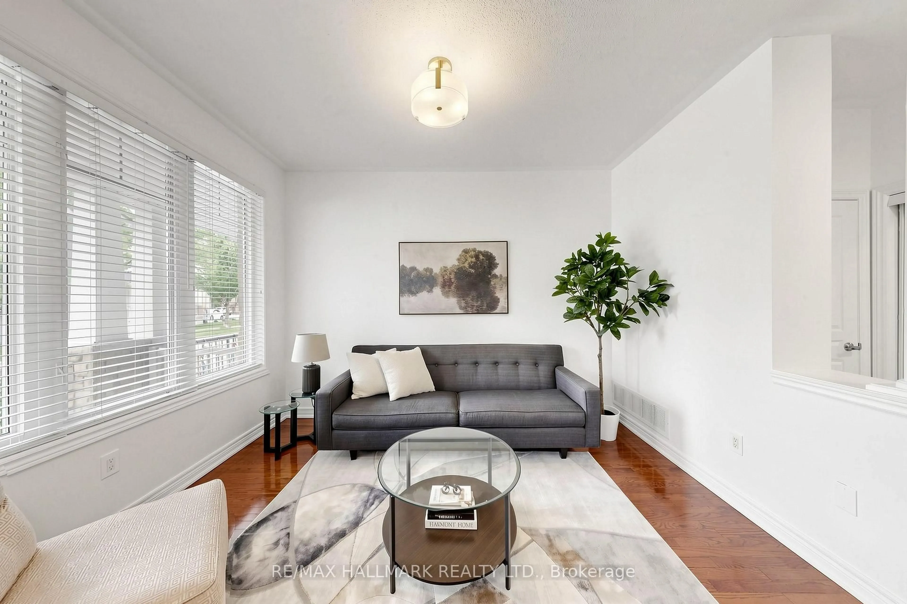 Living room with furniture, unknown for 10 Windrow St, Richmond Hill Ontario L4E 0B6