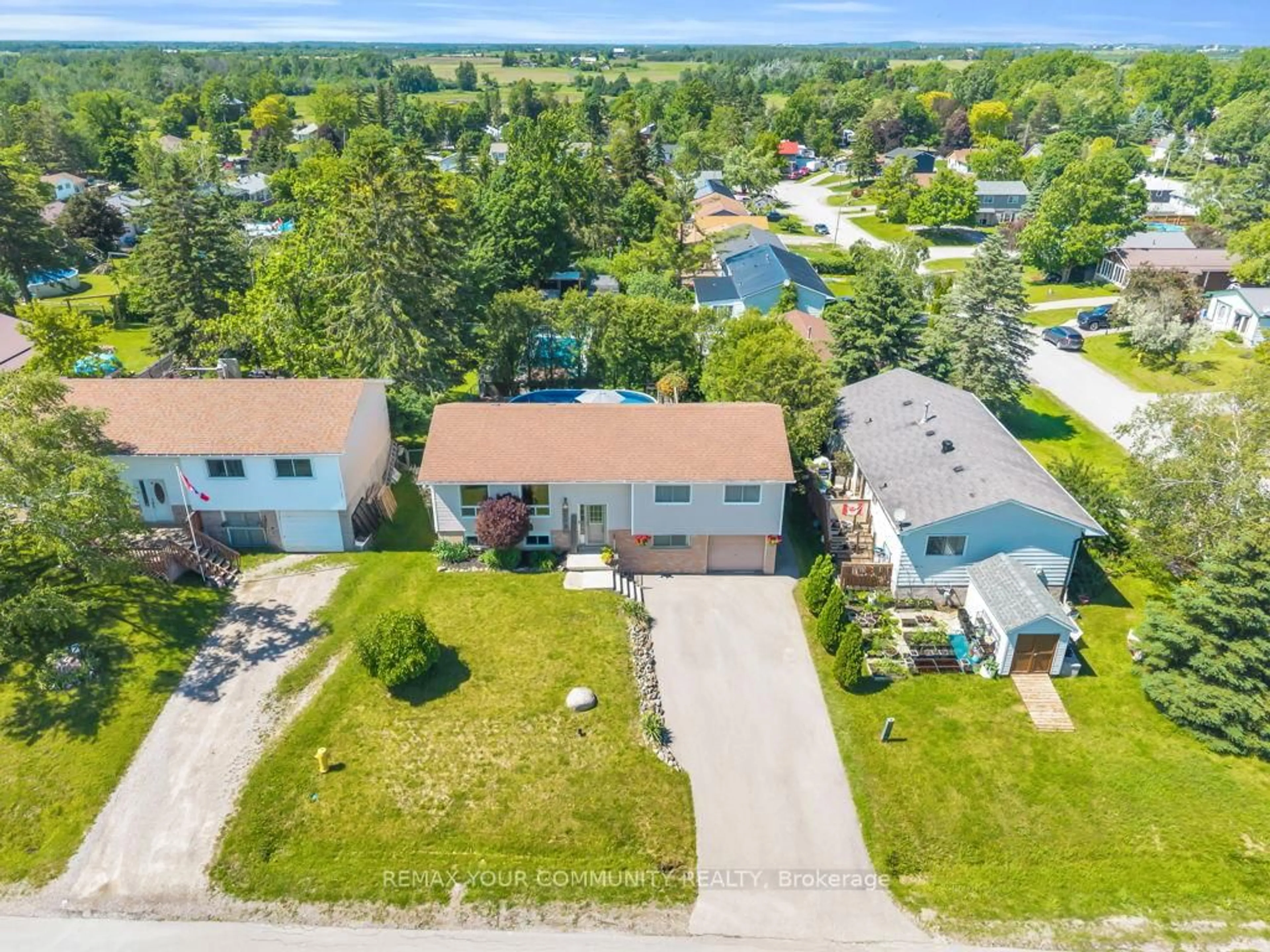 A pic from outside/outdoor area/front of a property/back of a property/a pic from drone, unknown for 173 Park St, Brock Ontario L0E 1E0