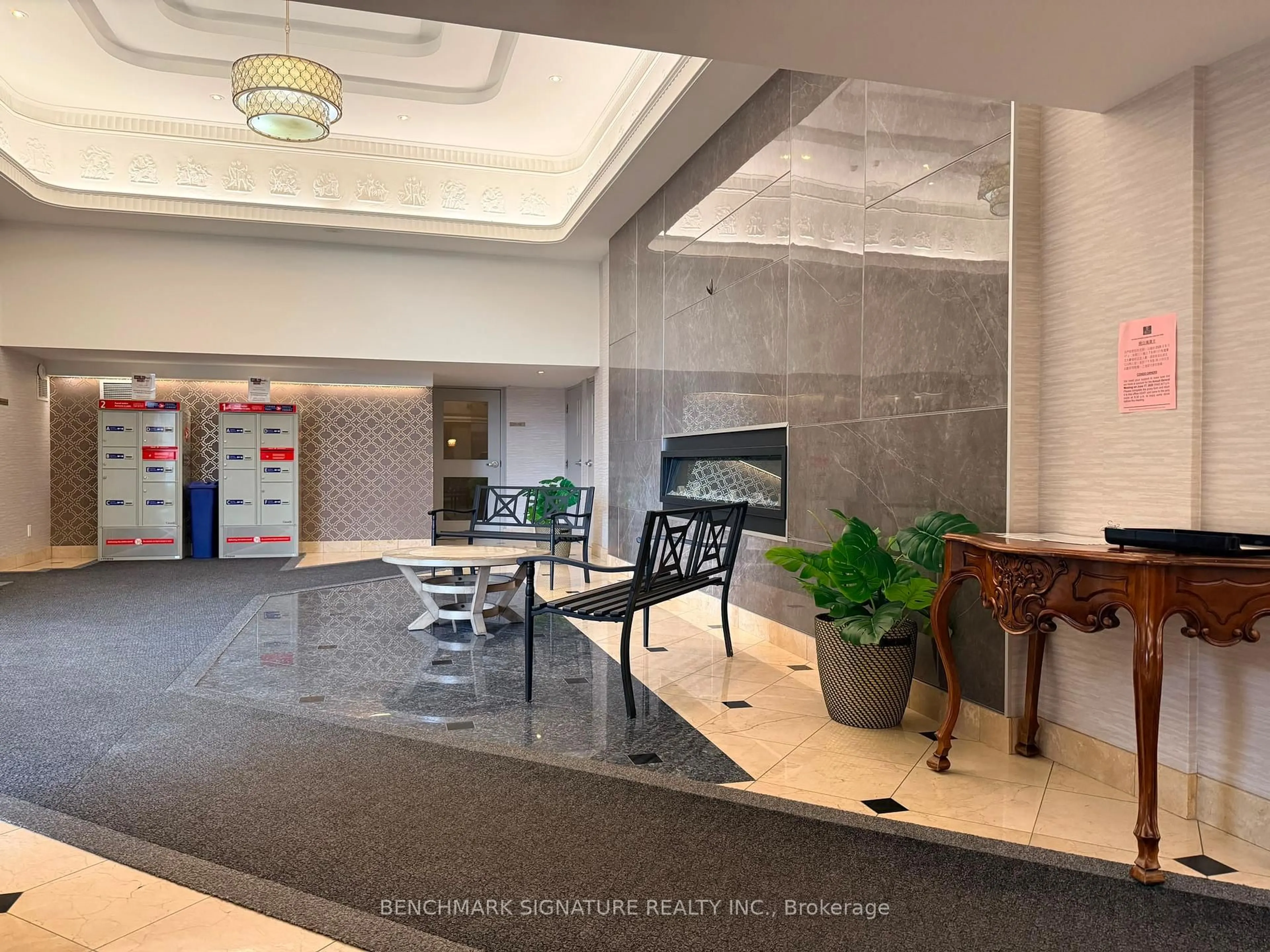 Lobby for 9017 Leslie St #112, Richmond Hill Ontario L4B 4R8