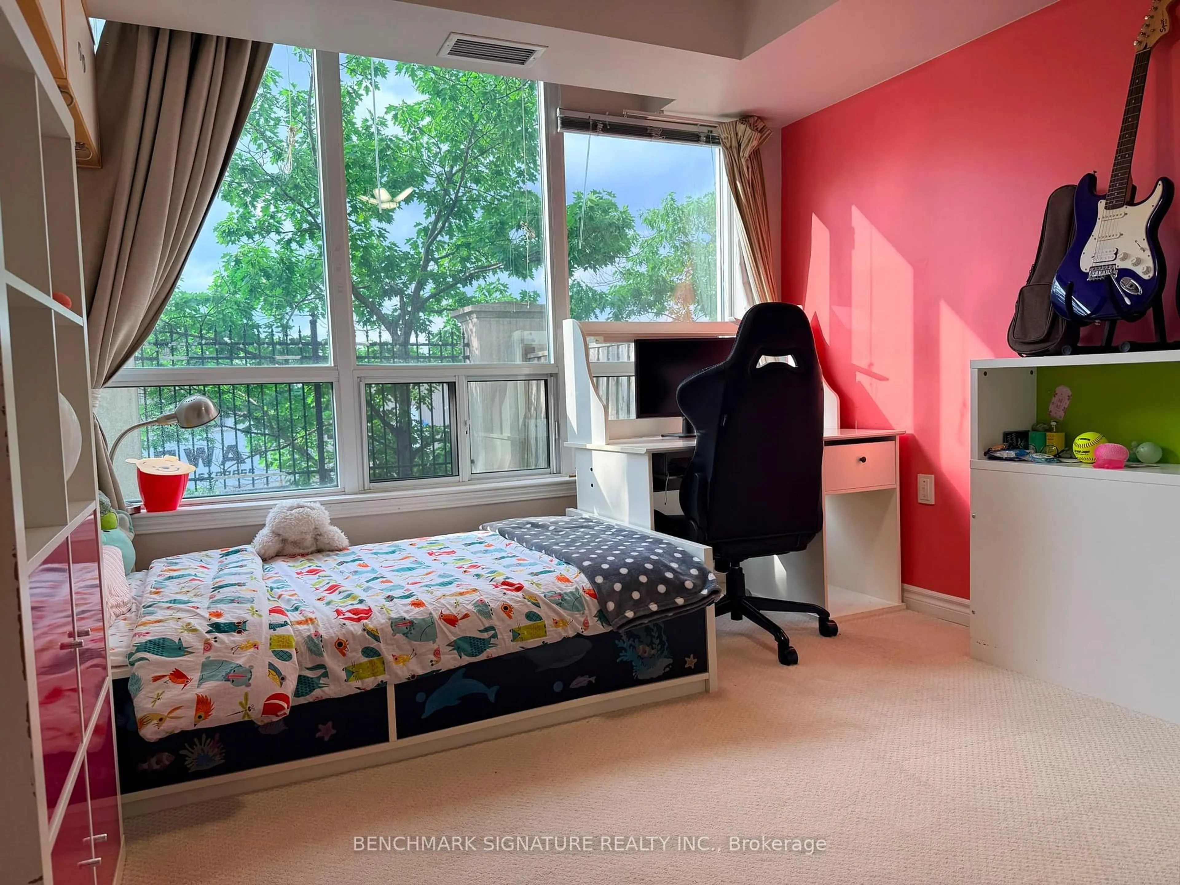 Bedroom with bed, unknown for 9017 Leslie St #112, Richmond Hill Ontario L4B 4R8