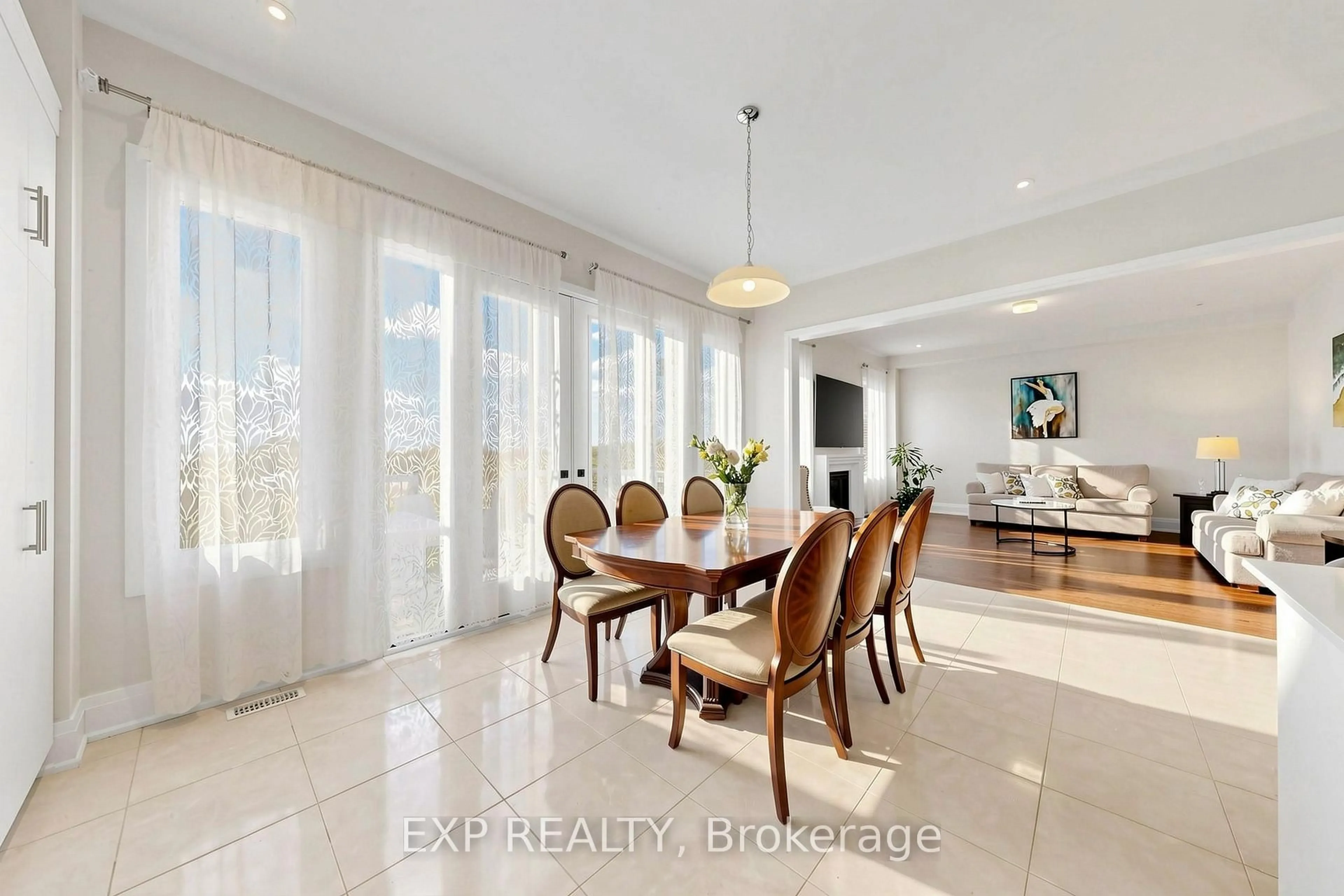 Dining room, ceramic/tile floor for 9 Backhouse Dr, Richmond Hill Ontario L4E 1M8