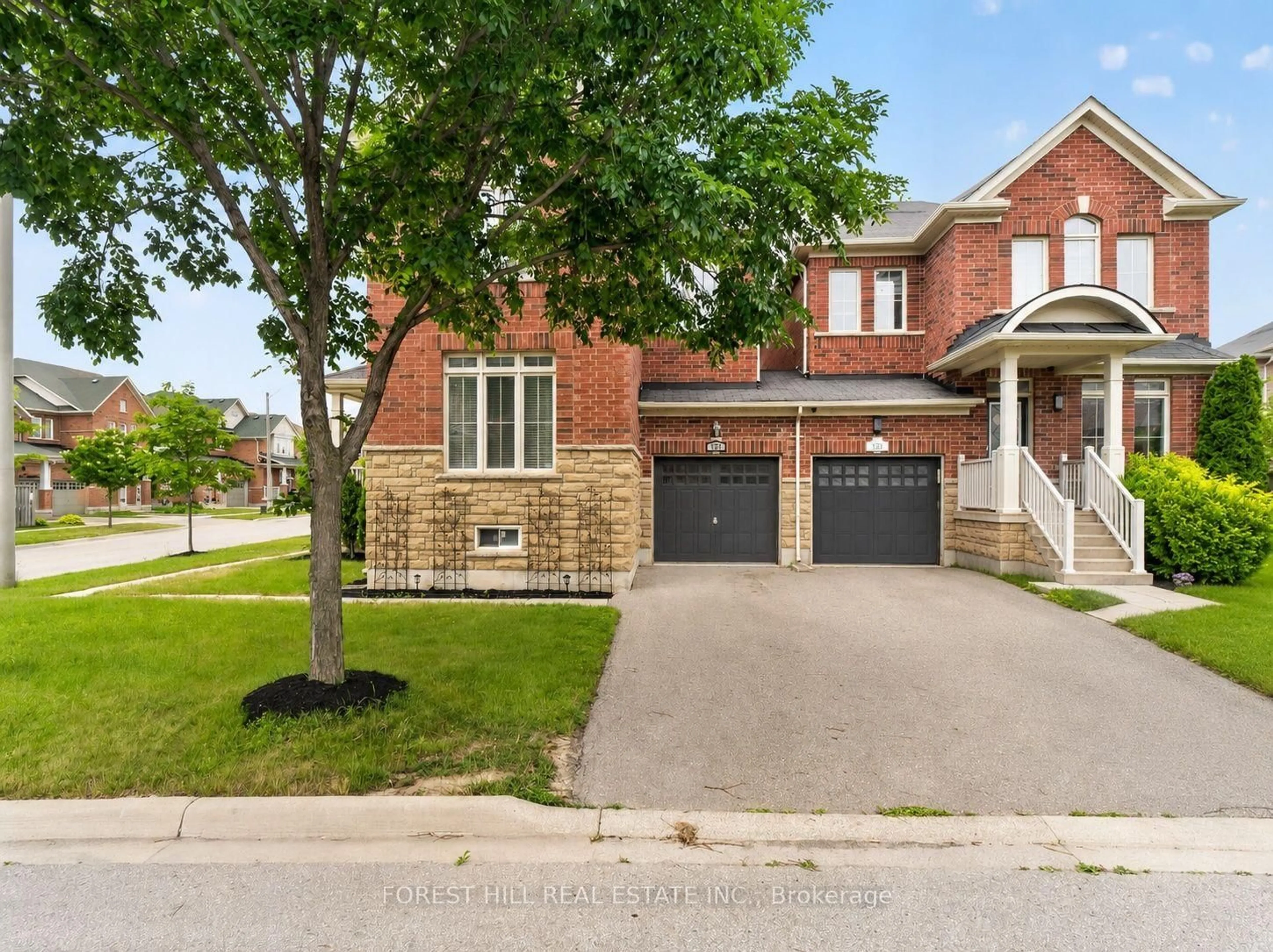 Home with brick exterior material, street for 121 Betony Dr, Richmond Hill Ontario L4E 0P3