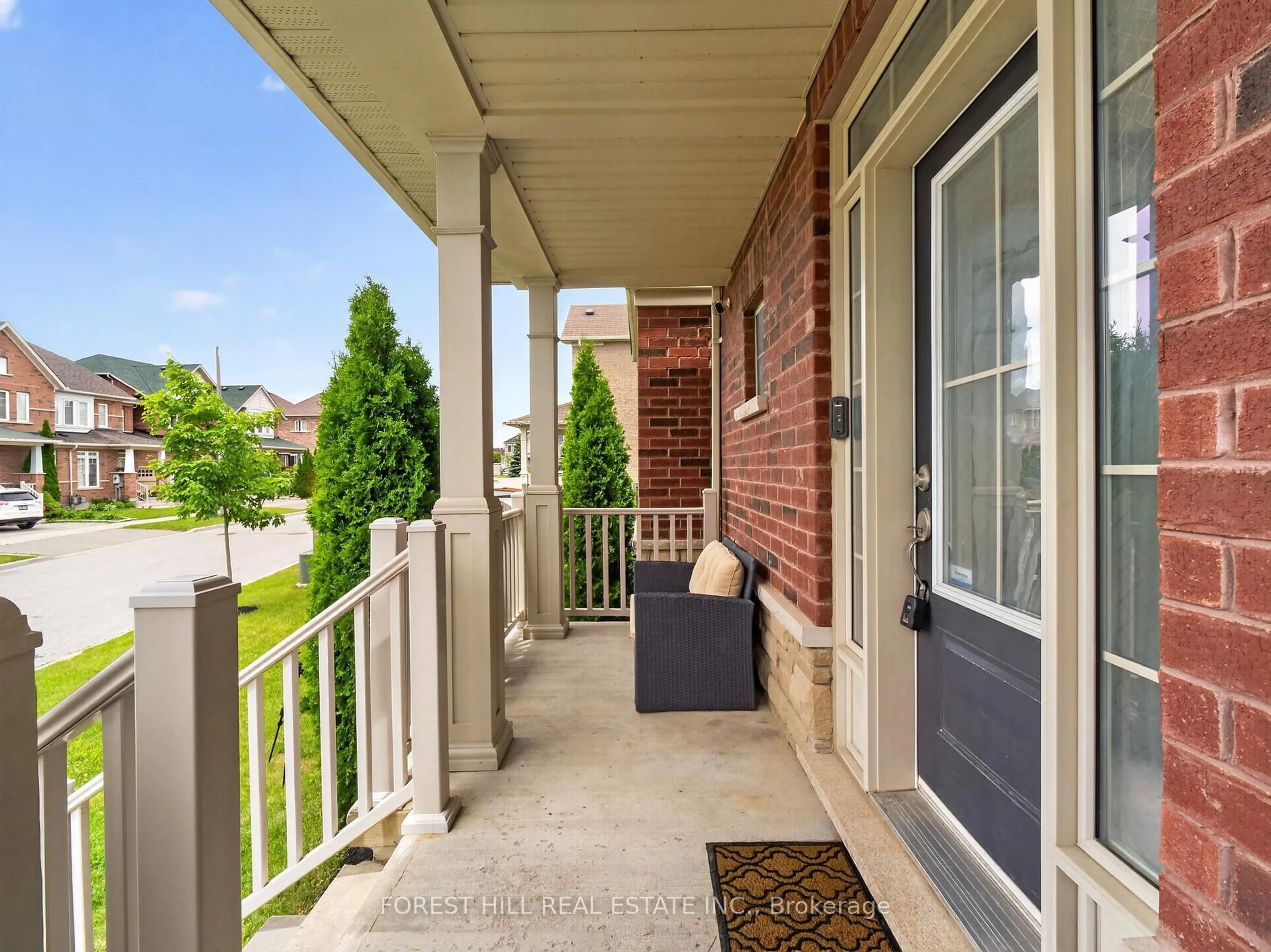 Indoor entryway for 121 Betony Dr, Richmond Hill Ontario L4E 0P3