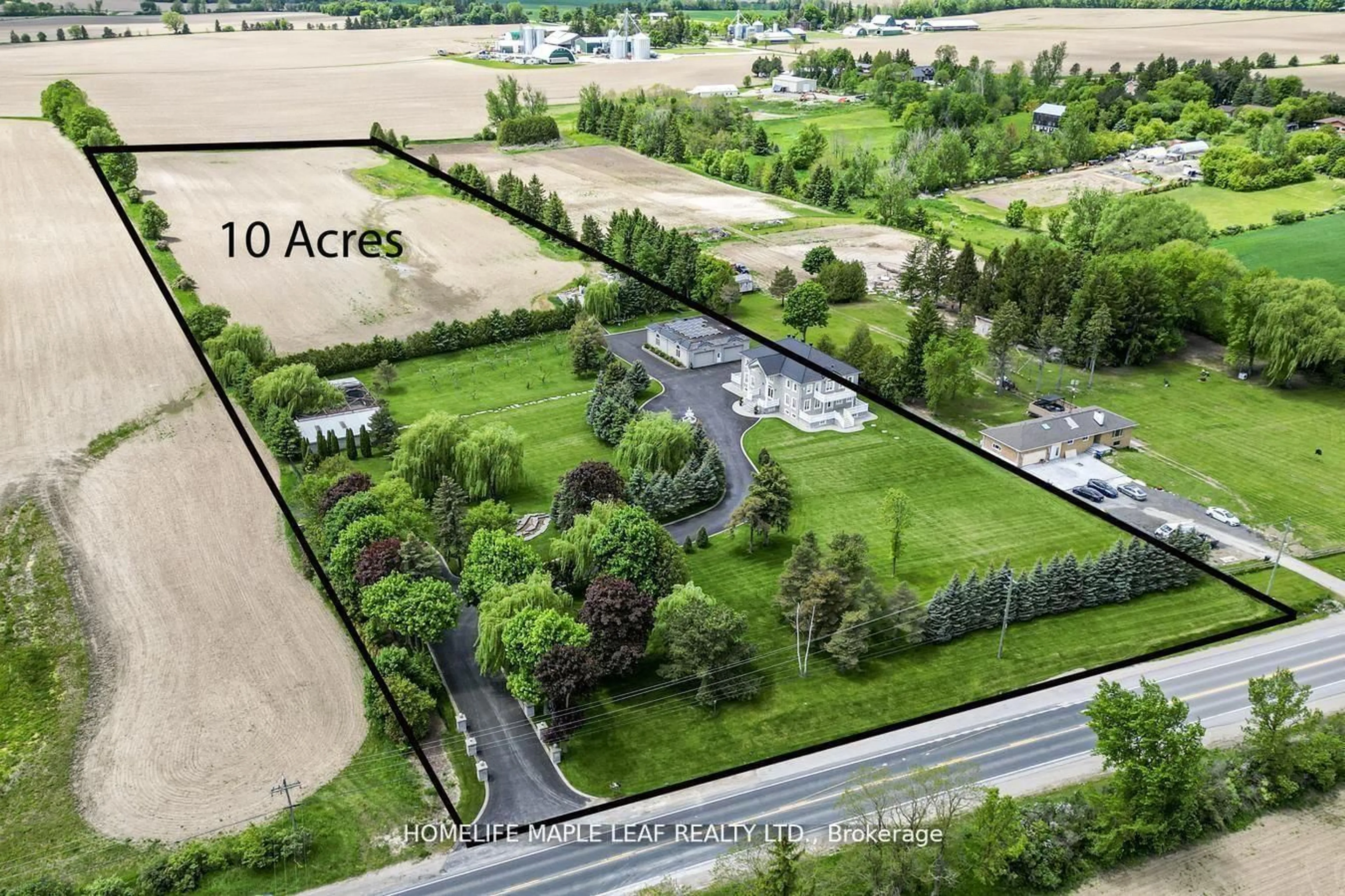 A pic from outside/outdoor area/front of a property/back of a property/a pic from drone, street for 2280 Simcoe County Road 27, Bradford West Gwillimbury Ontario L3Z 2M8