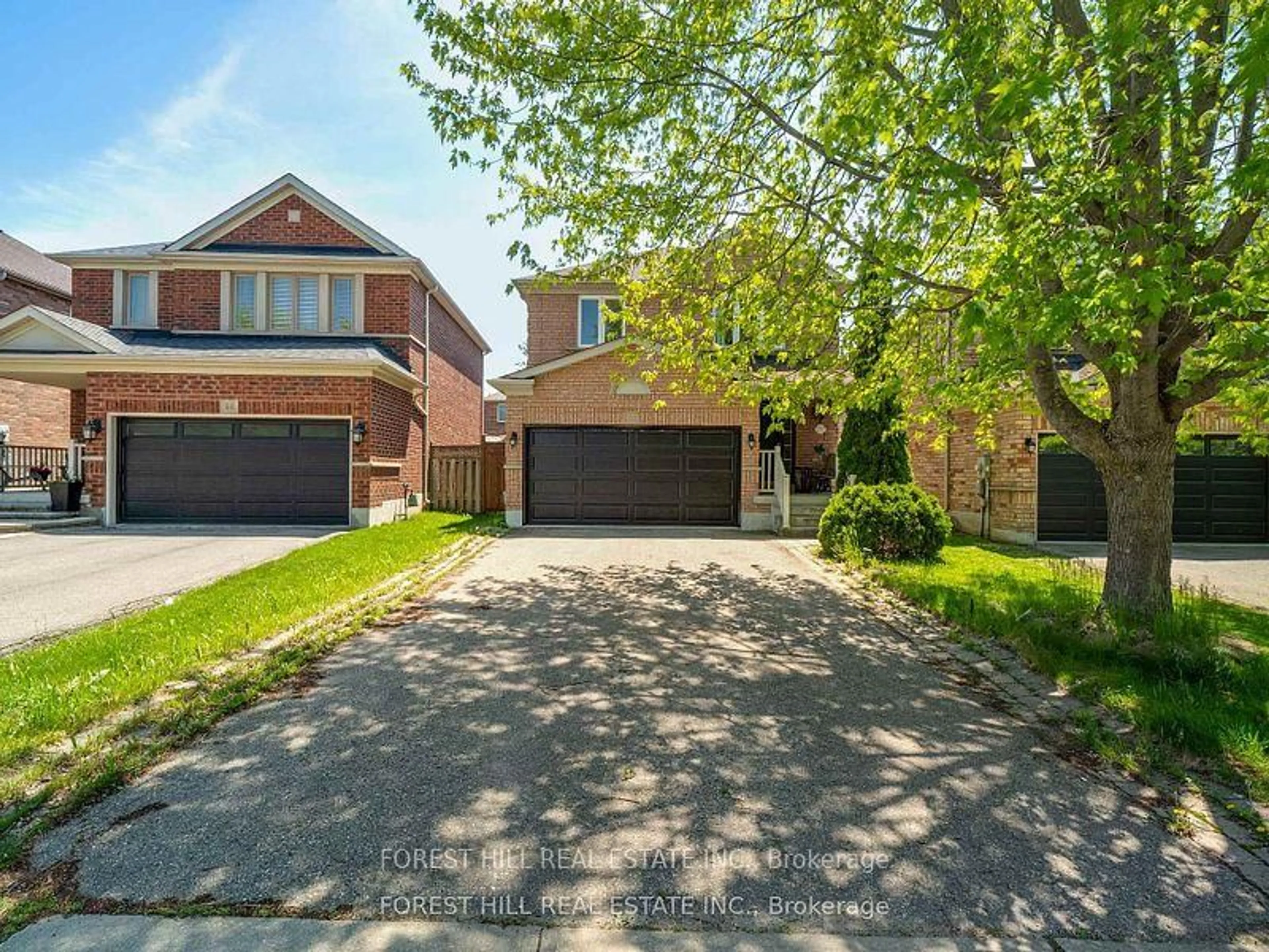 Home with brick exterior material, street for 70 Shoniker Dr, Newmarket Ontario L3X 2Y7
