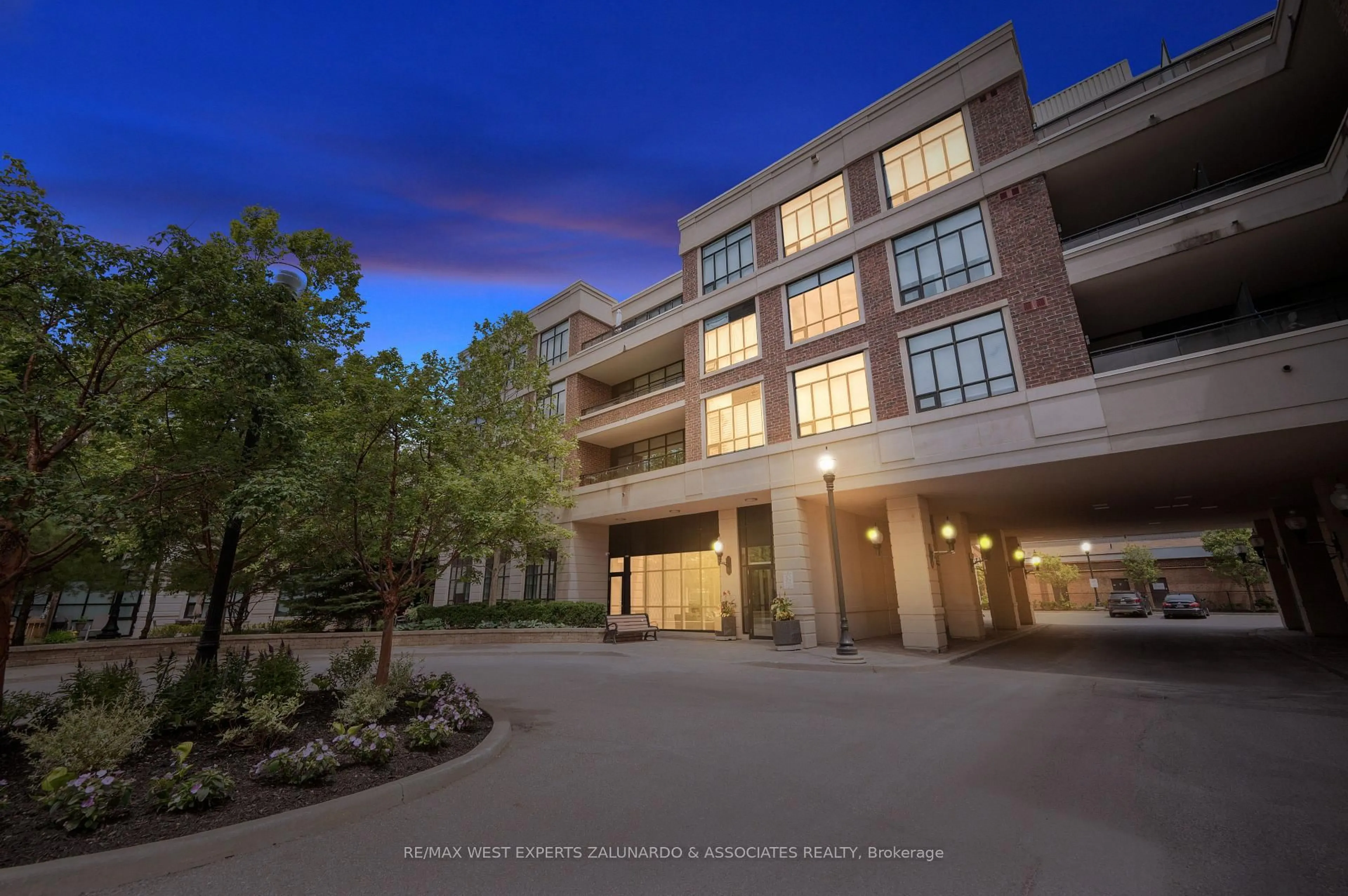 Indoor foyer for 2396 Major Mackenzie Dr #207, Vaughan Ontario L6A 4Y1