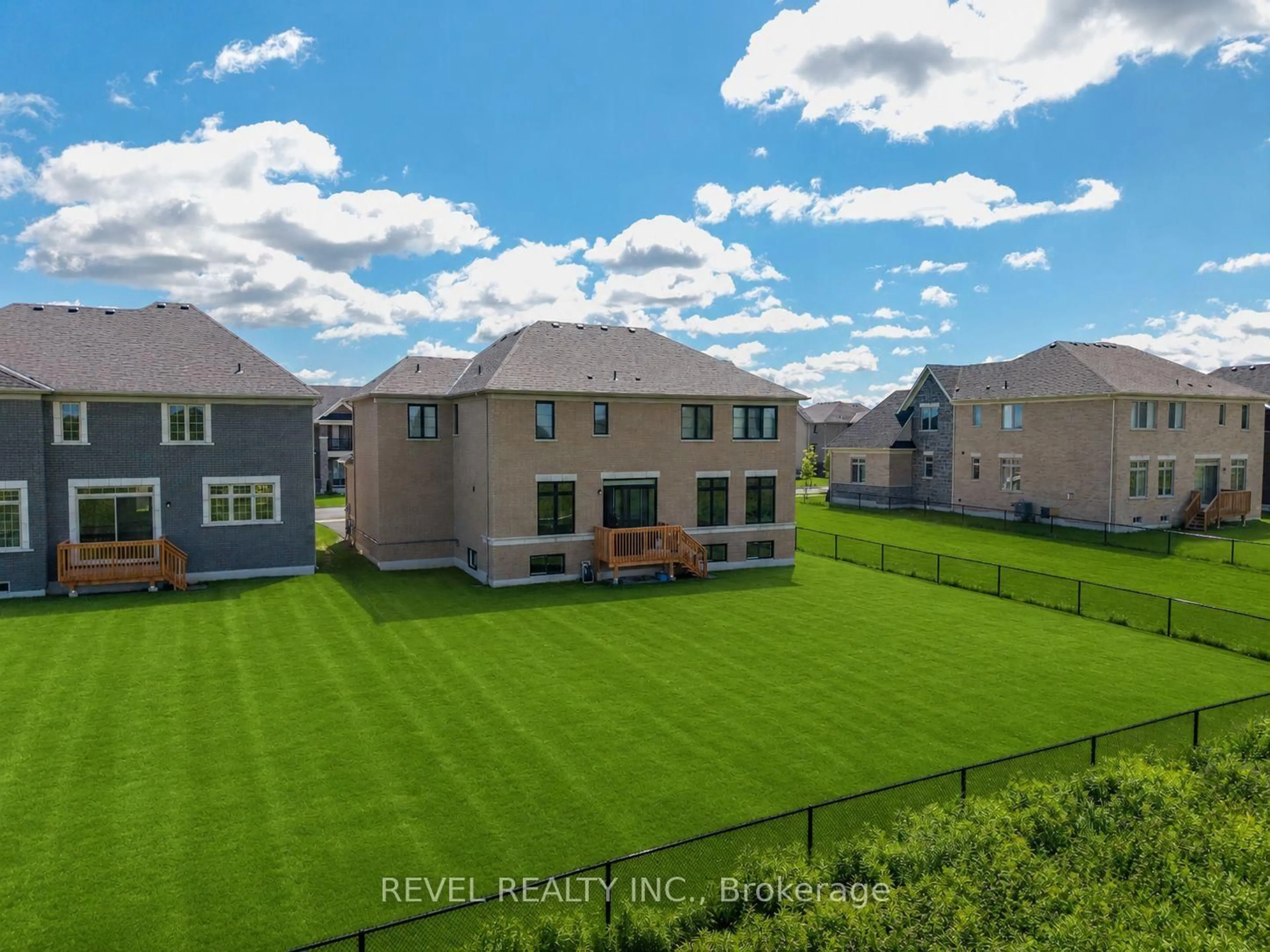 A pic from outside/outdoor area/front of a property/back of a property/a pic from drone, unknown for 77 Marigold Blvd, Adjala-Tosorontio Ontario L0G 1W0