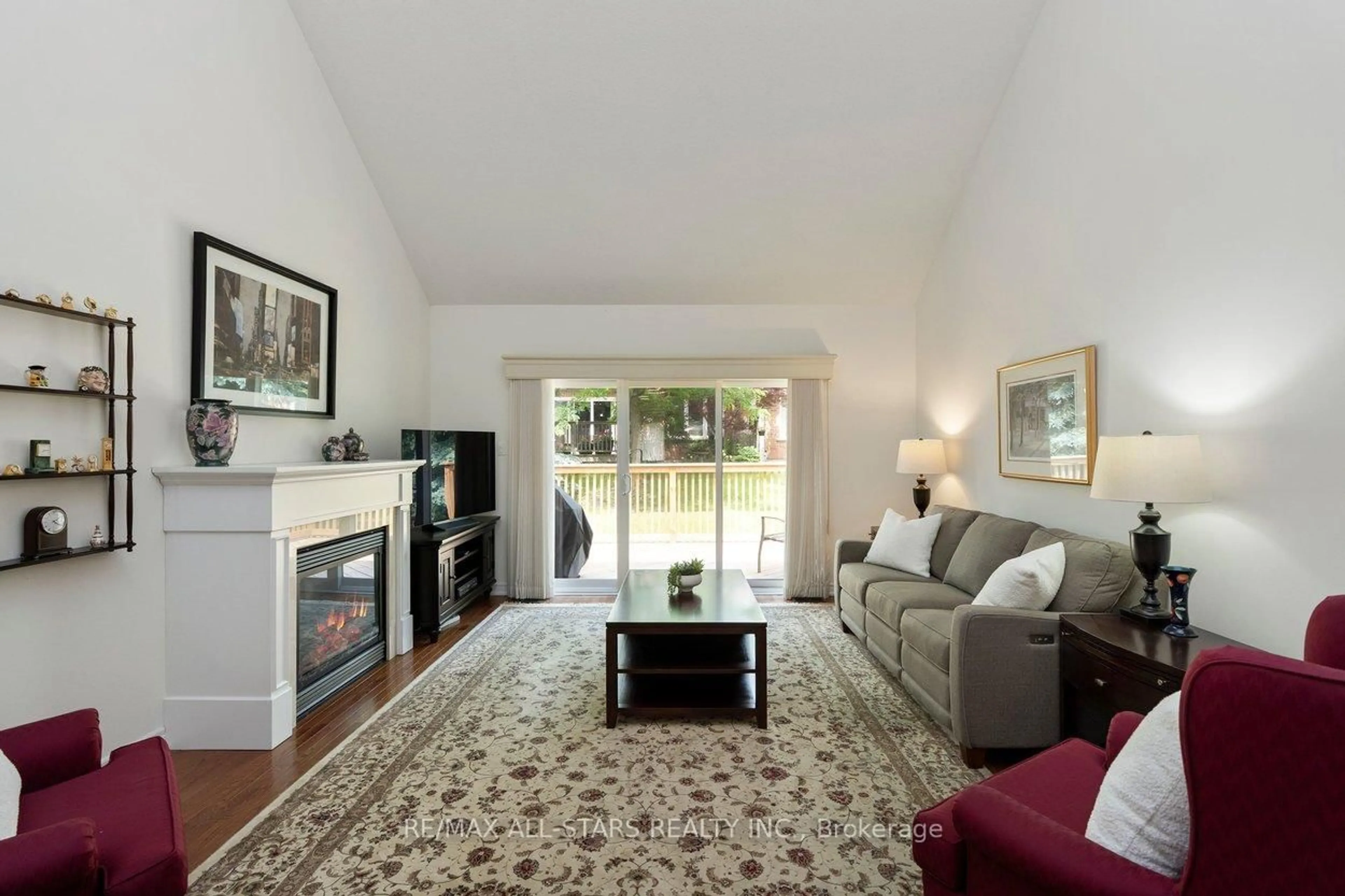 Living room with furniture, unknown for 52 Oasis Way, Markham Ontario L6E 0B6