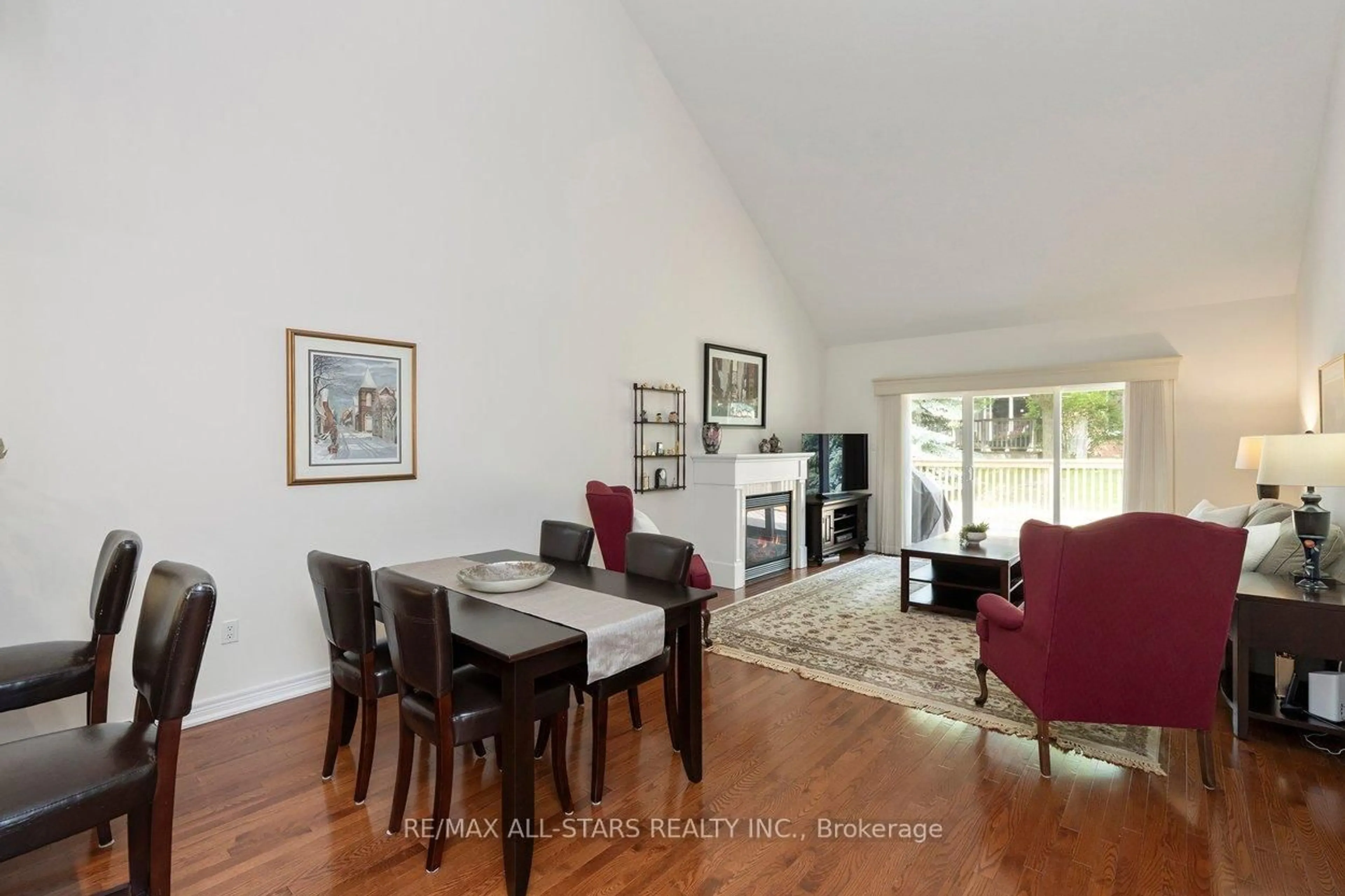 Dining room, wood/laminate floor for 52 Oasis Way, Markham Ontario L6E 0B6
