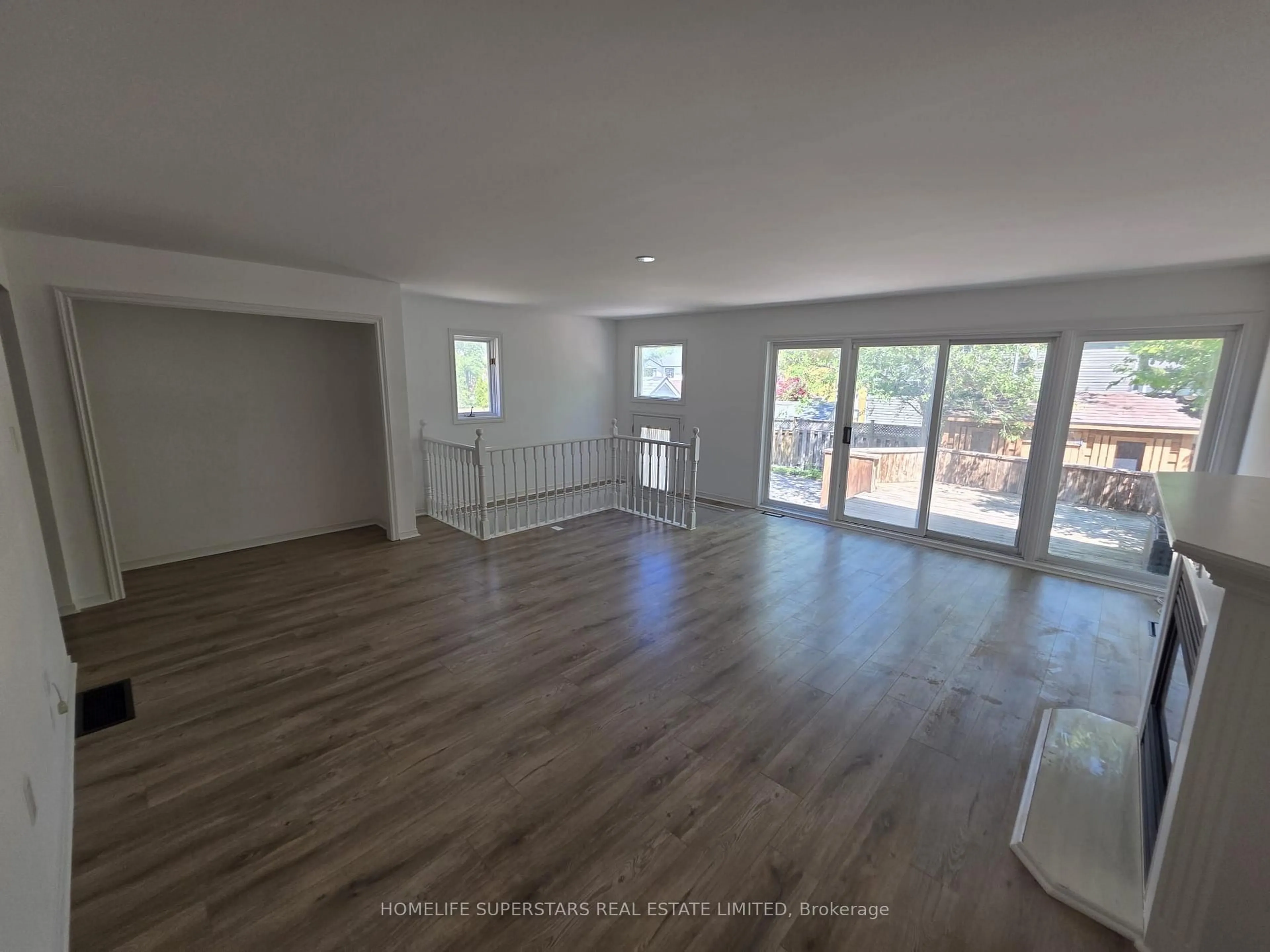 A pic of a room for 103 Arden Ave, Newmarket Ontario L3Y 4H7