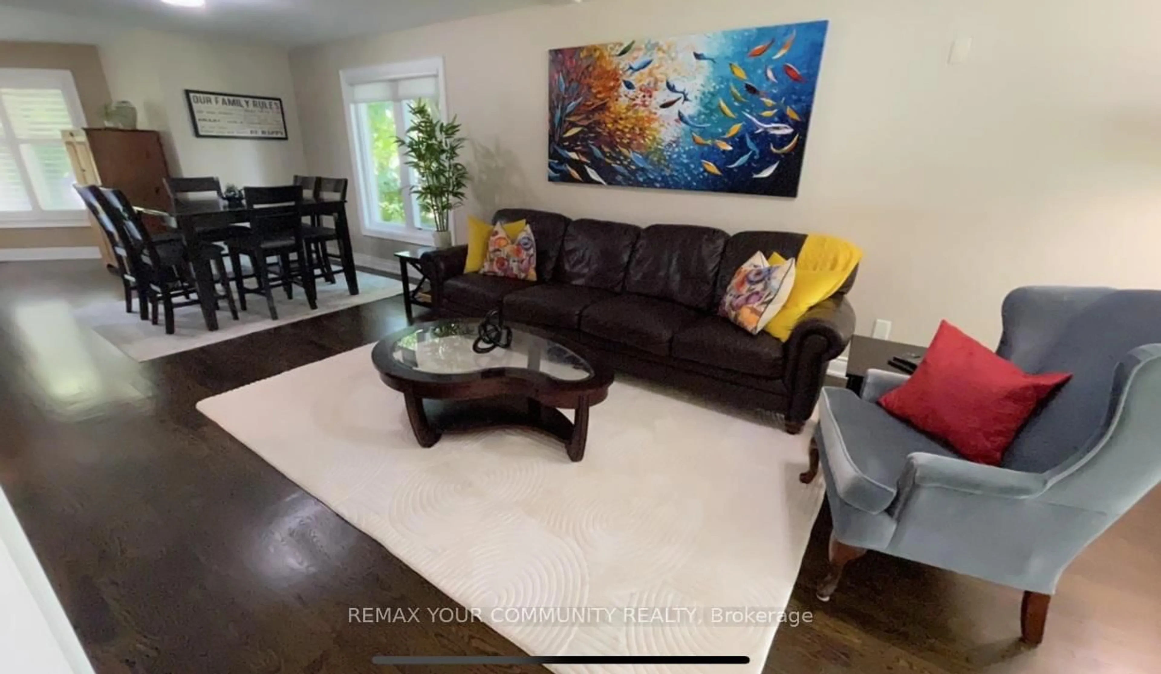 Living room with furniture, unknown for 140 Hill Farm Rd, King Ontario L0G 1N0