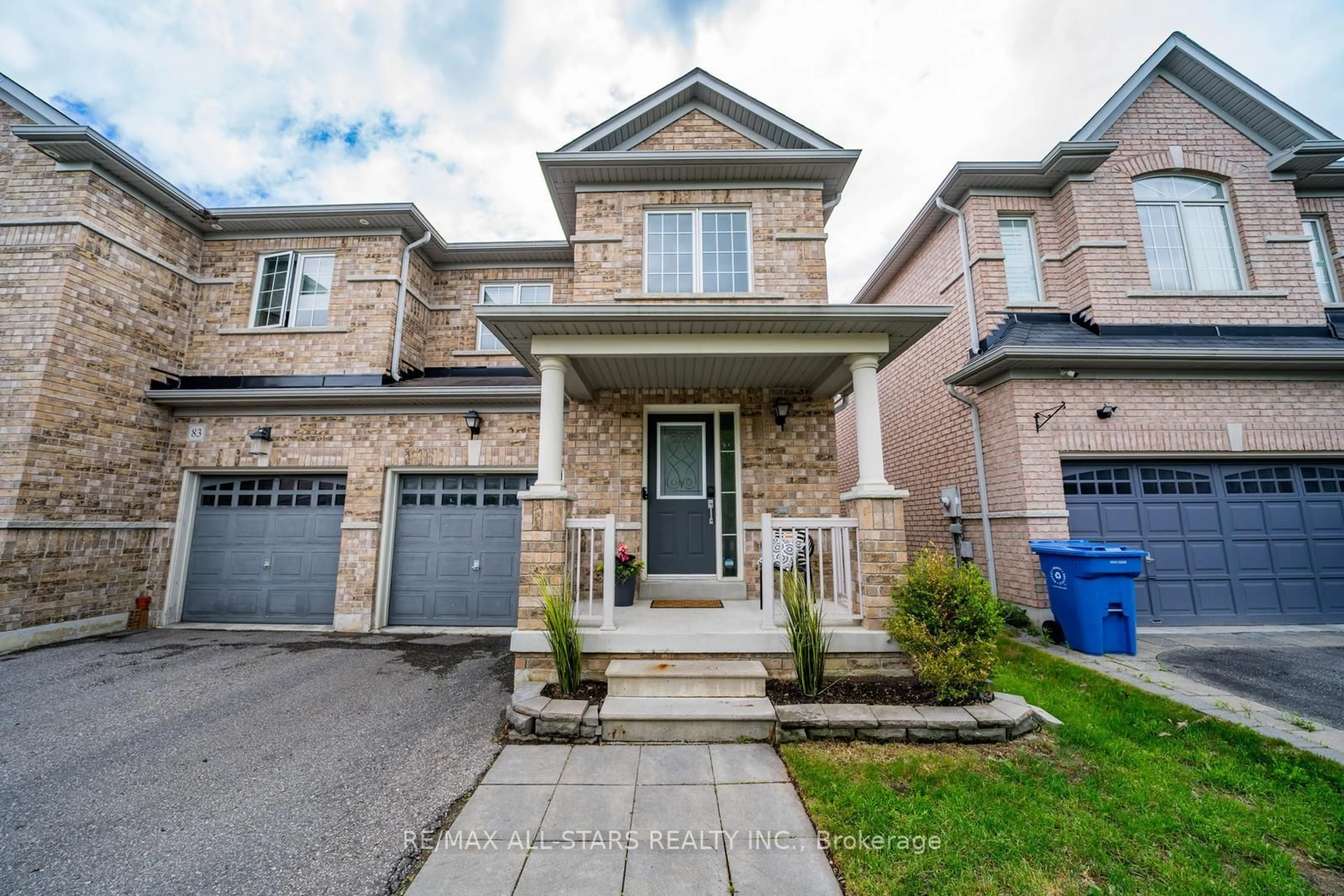 Home with brick exterior material, street for 85 Vera Lynn Cres, Whitchurch-Stouffville Ontario L4A 0X4