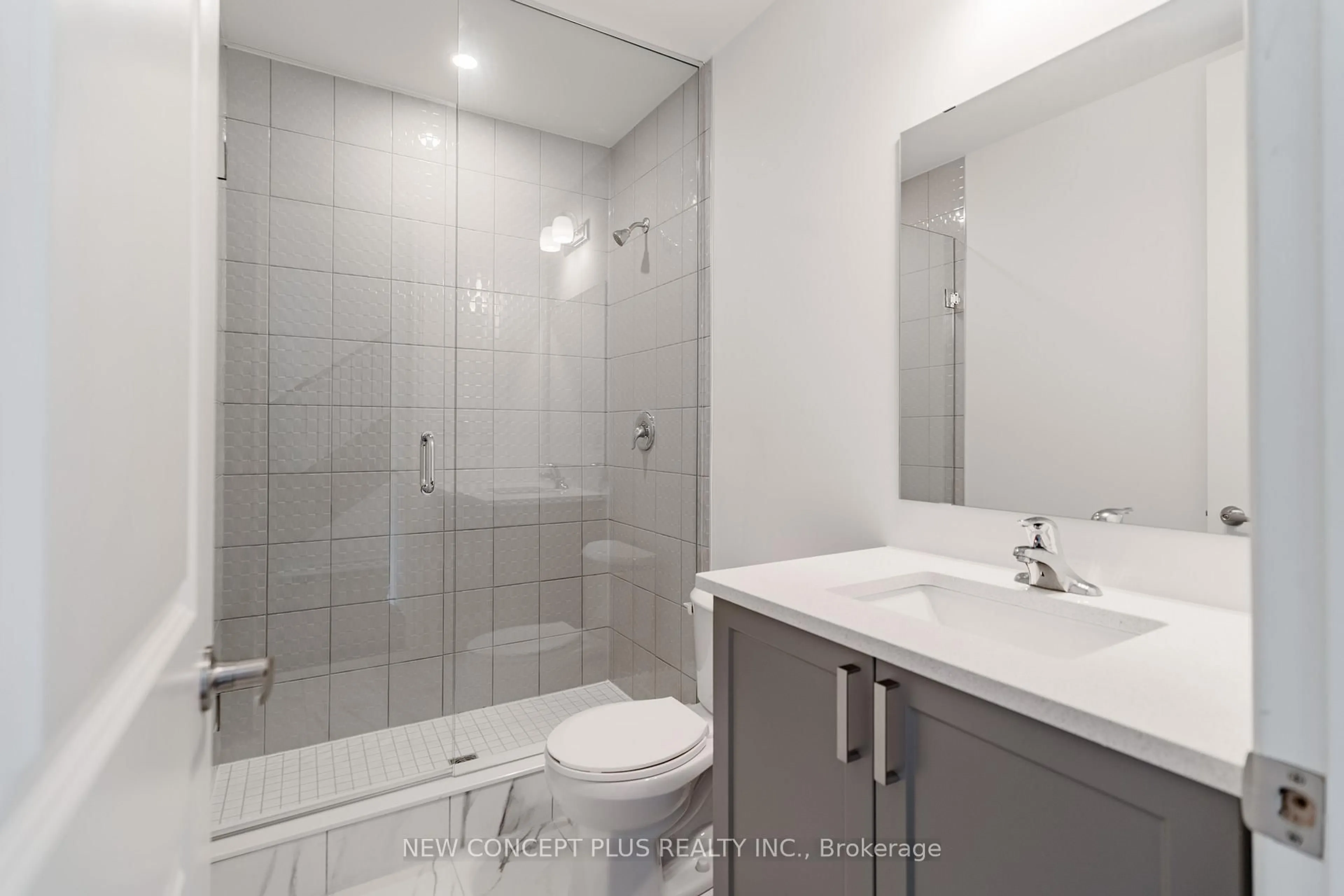 Standard bathroom, unknown for 10 Mayapple St, Adjala-Tosorontio Ontario L0G 1W0