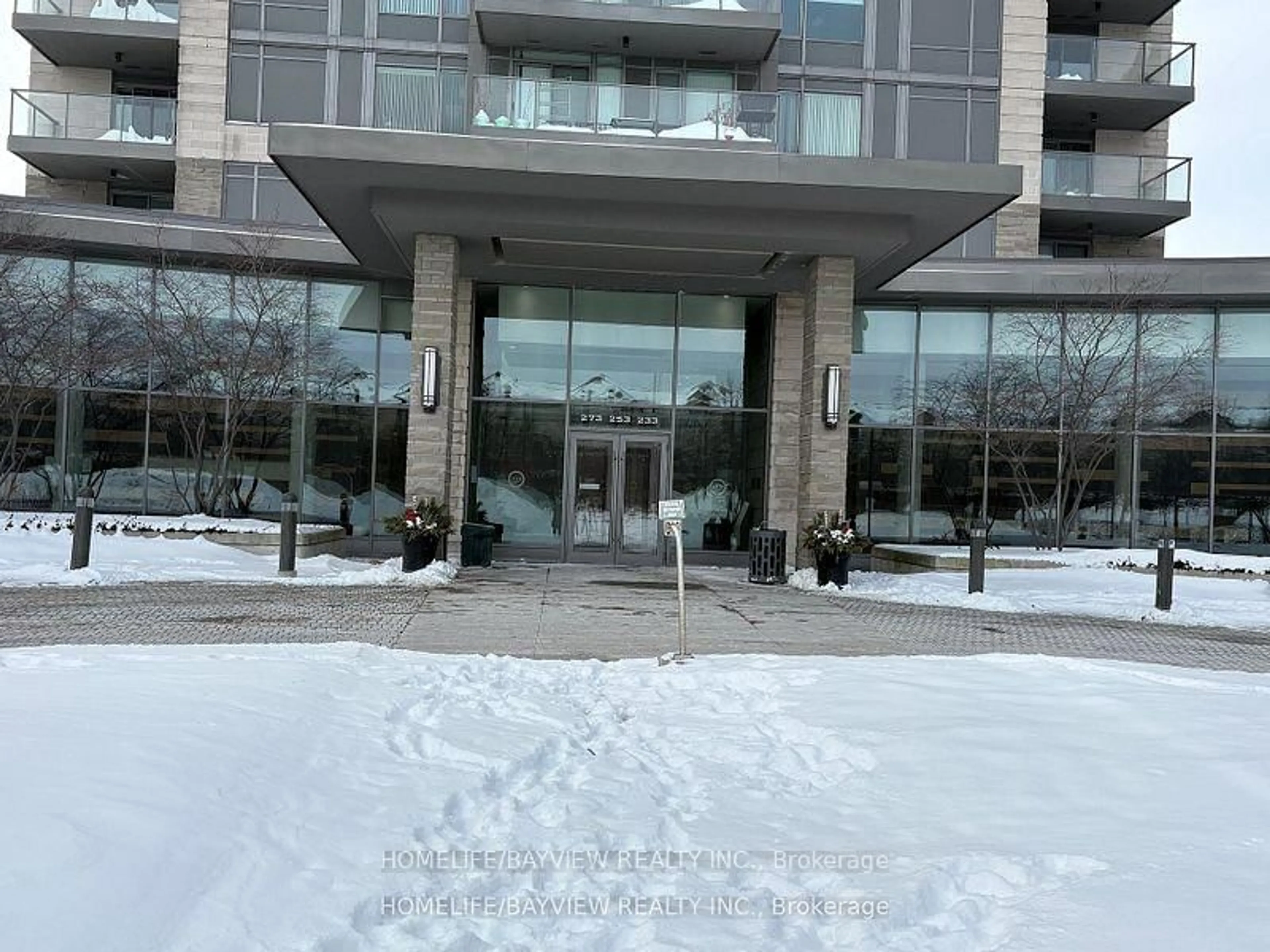 Indoor foyer for 233 South Park Rd ##607, Markham Ontario L3T 0B3
