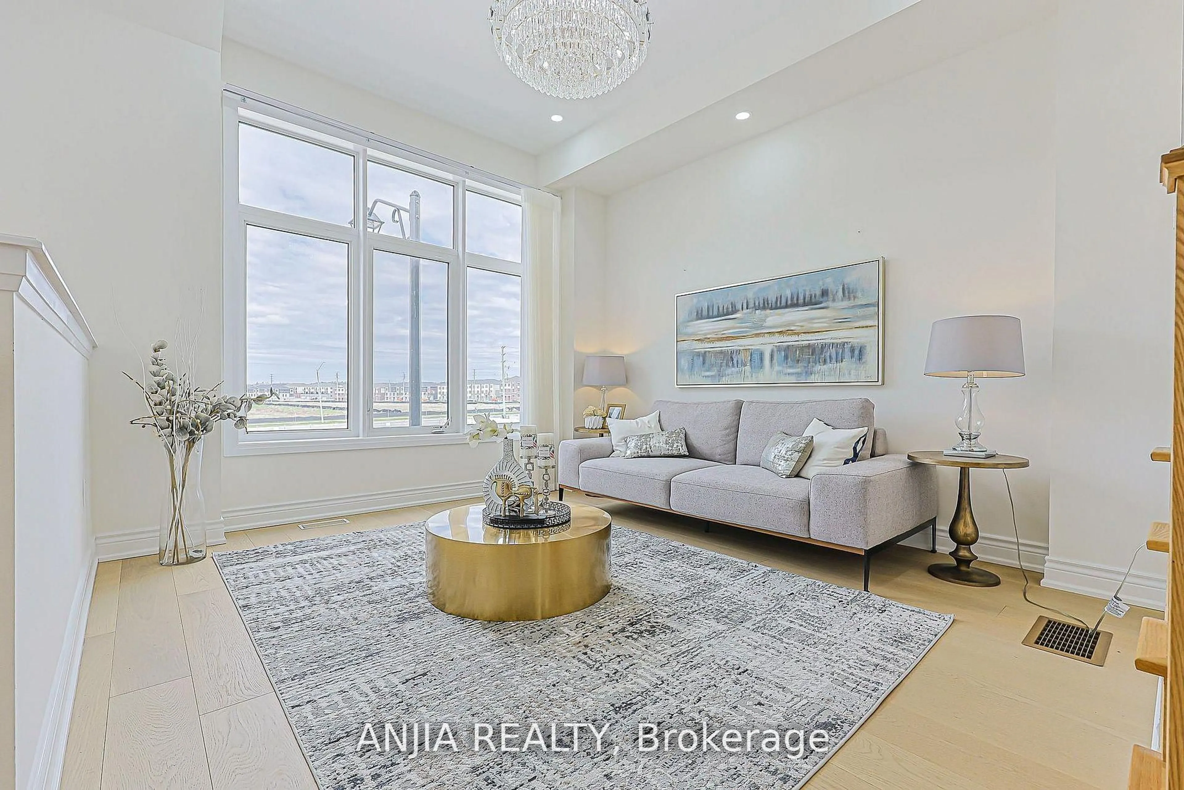 Living room with furniture, unknown for 45 Kahshe Lane, Richmond Hill Ontario L4S 0N9
