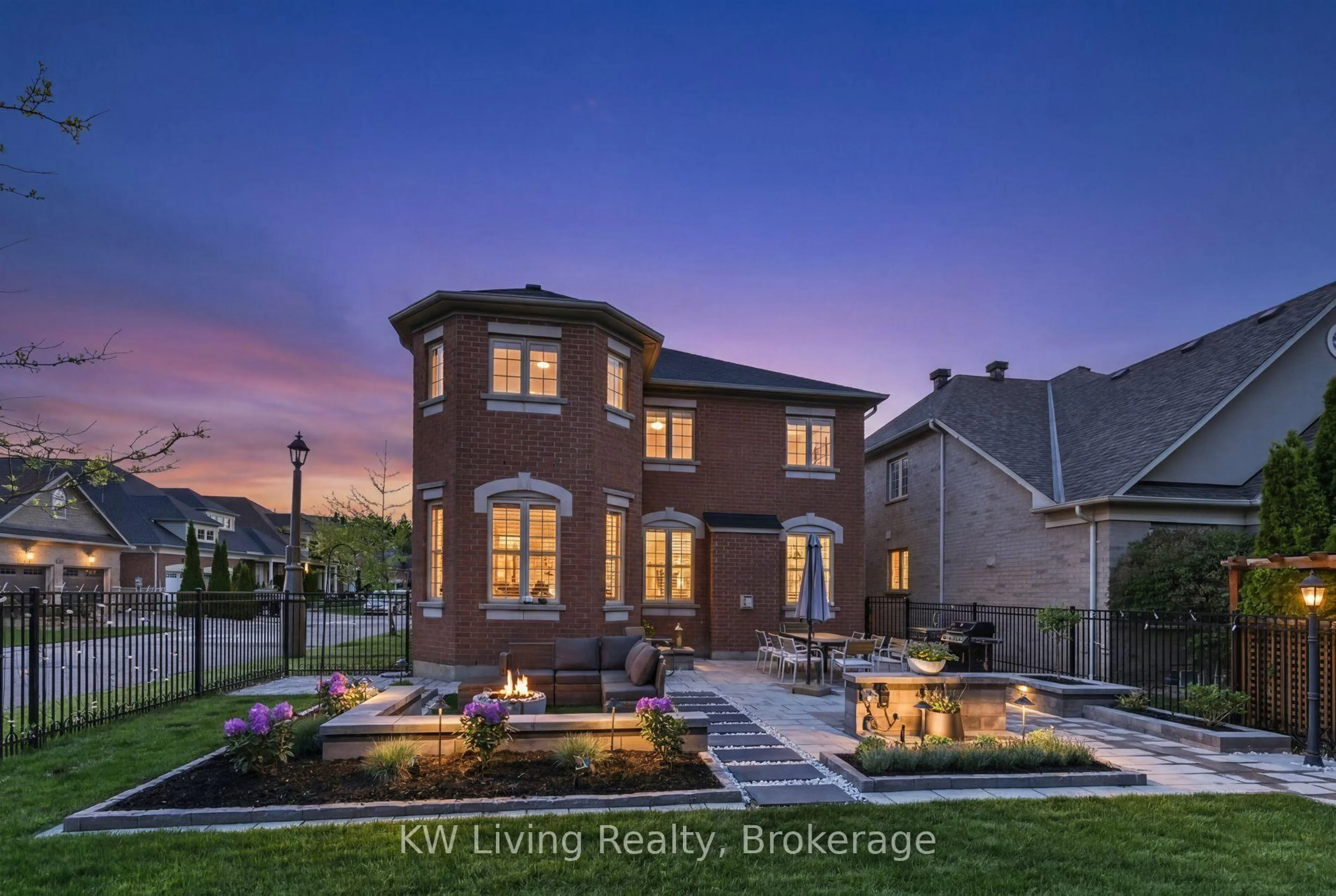 Home with brick exterior material, street for 2 Sunrise Ridge Tr, Whitchurch-Stouffville Ontario L4A 0C9