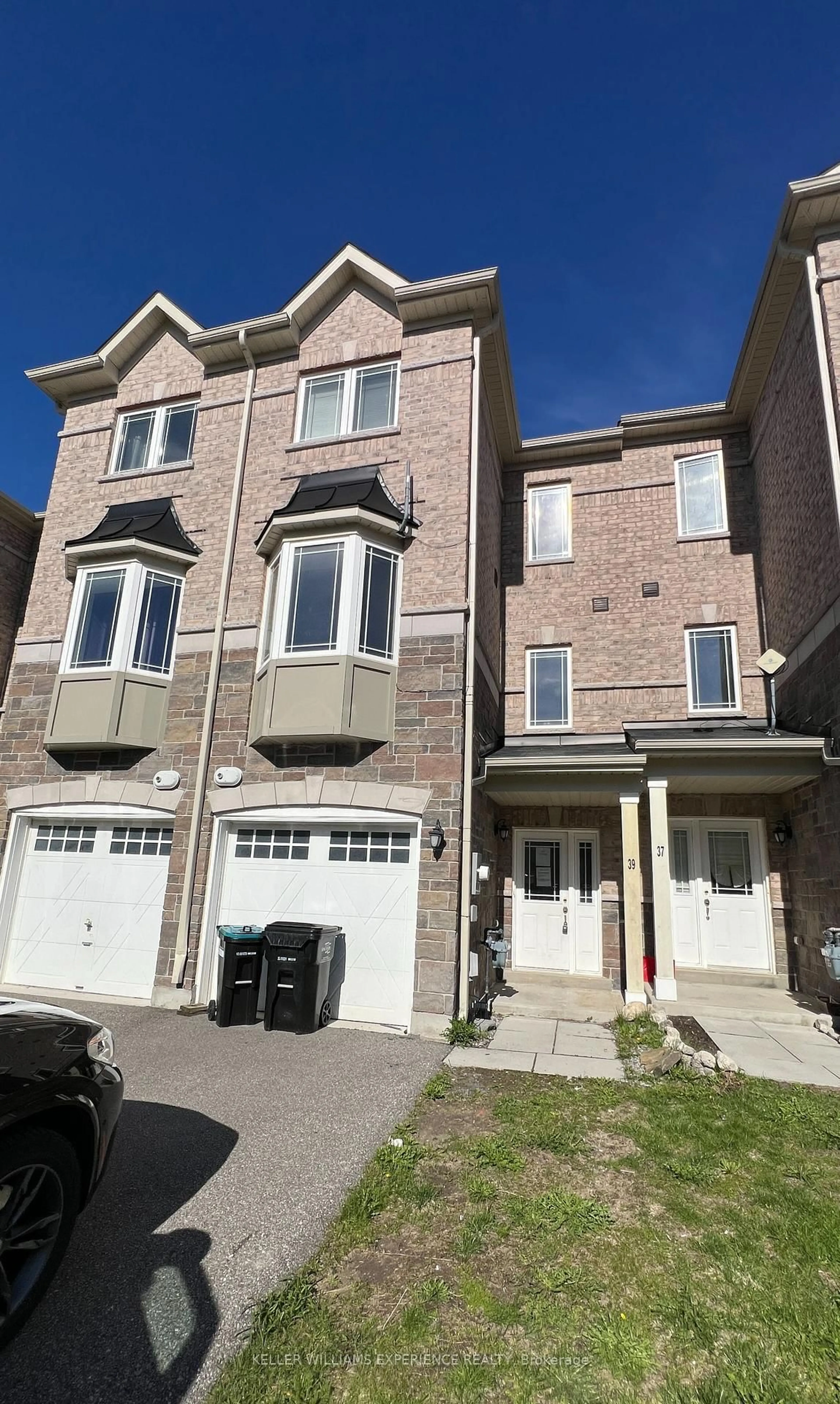 Home with brick exterior material, street for 39 Milson Cres, Essa Ontario L3W 0C9