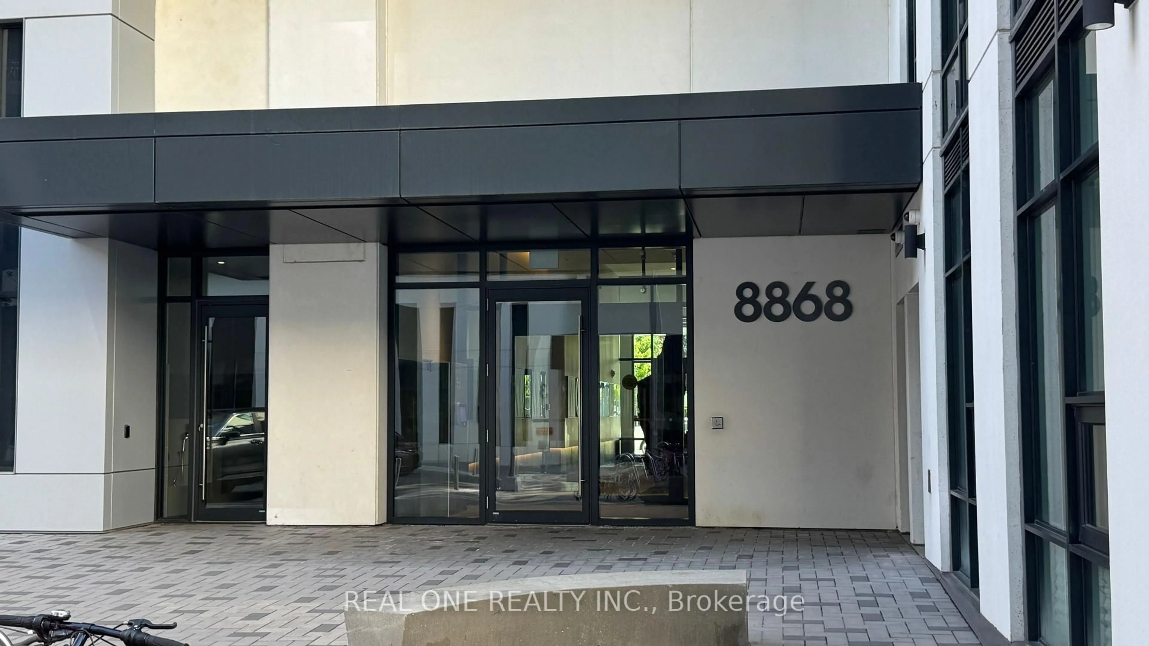 Indoor foyer for 8868 Yonge St #201E, Richmond Hill Ontario L4C 1Z8