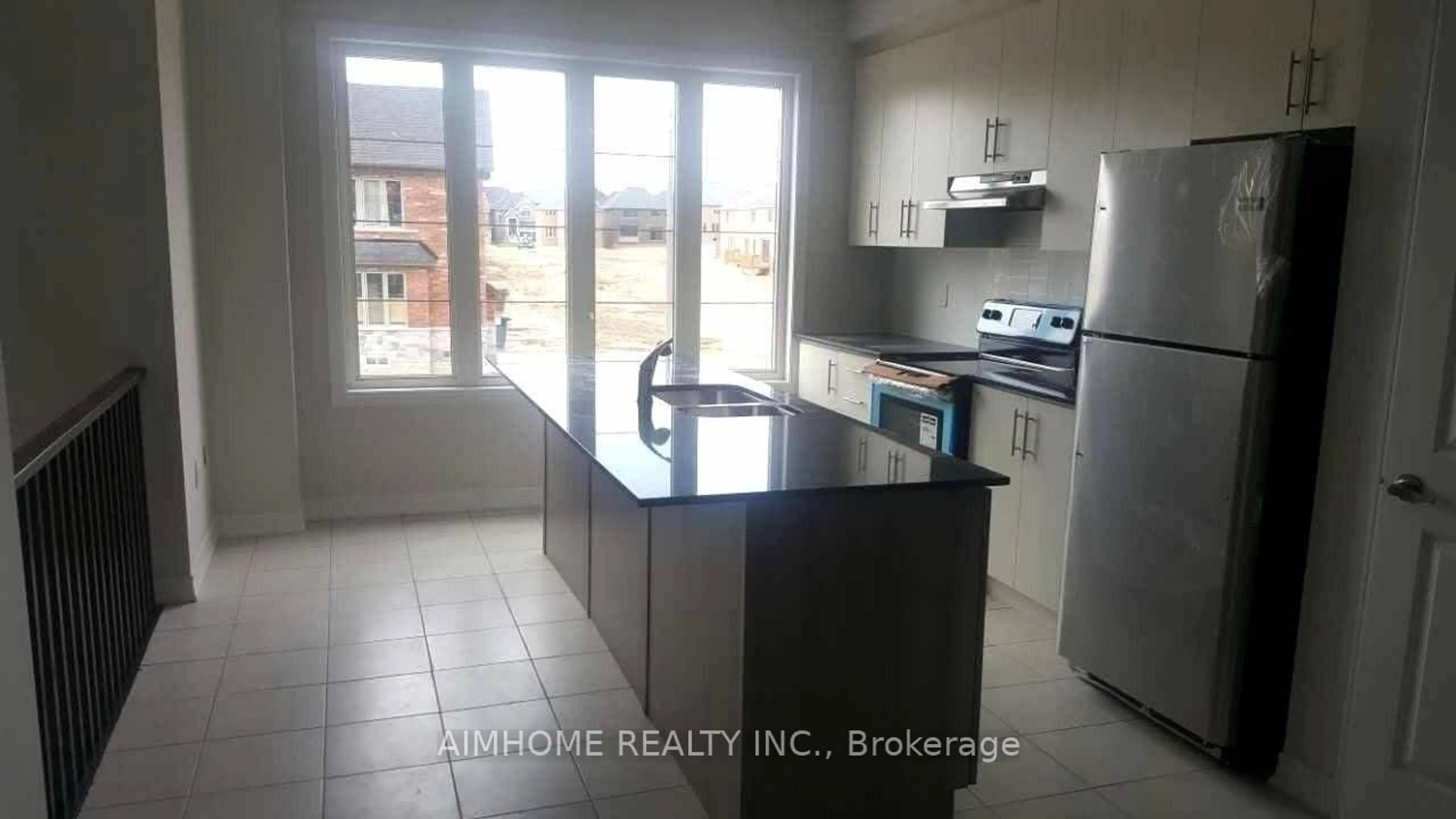 Standard kitchen, ceramic/tile floor for 2110 Dale Rd, Innisfil Ontario L9S 0L4