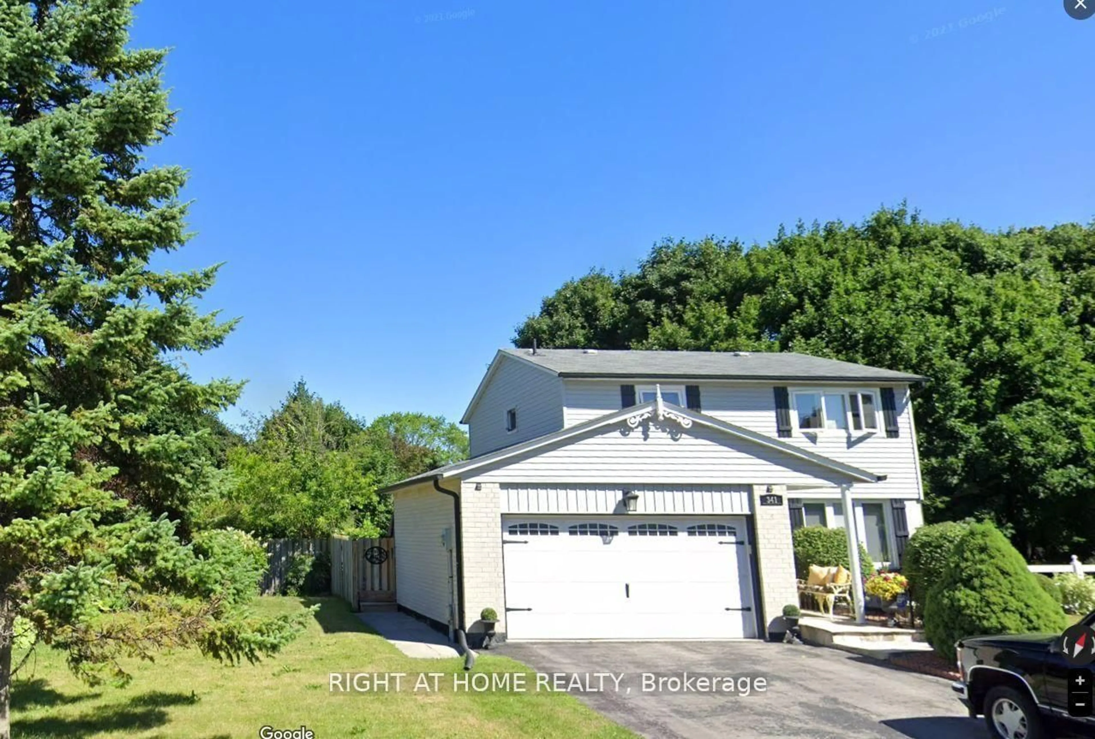 A pic from outside/outdoor area/front of a property/back of a property/a pic from drone, street for 341 Webb Crt, Newmarket Ontario L3Y 5E8