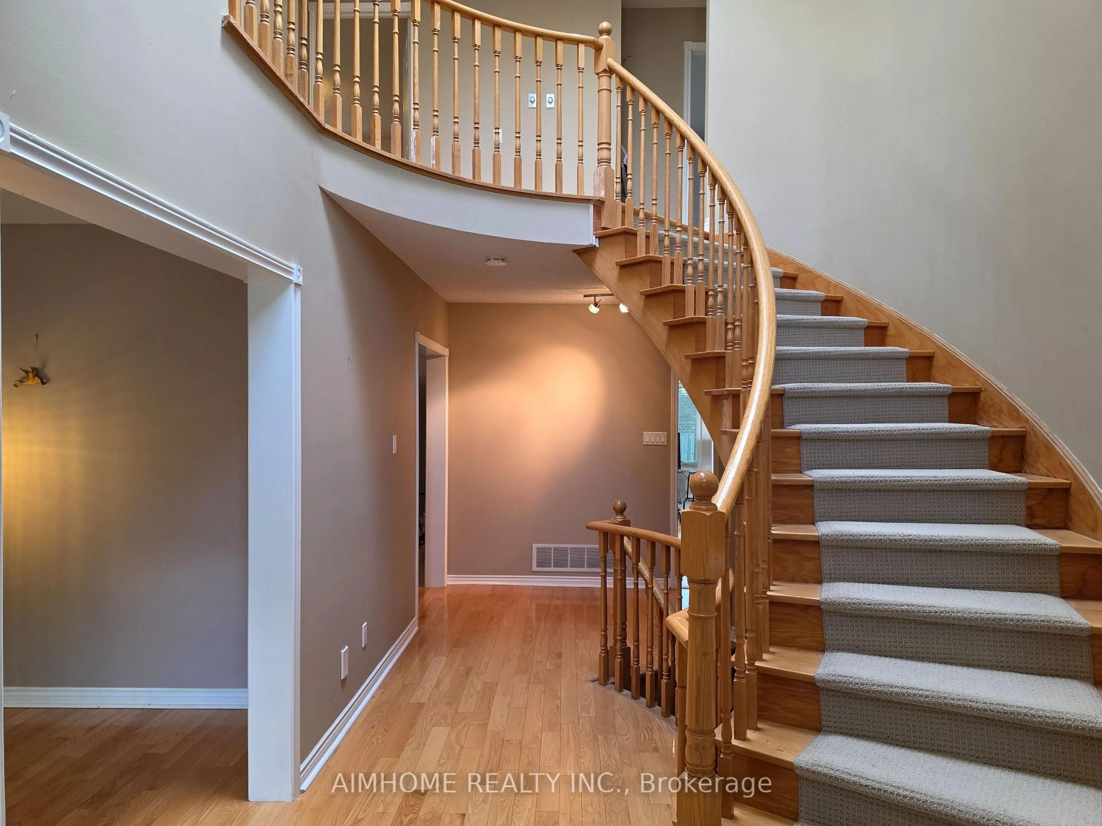 Unknown for 49 Holbrook Crt, Markham Ontario L3R 7P8