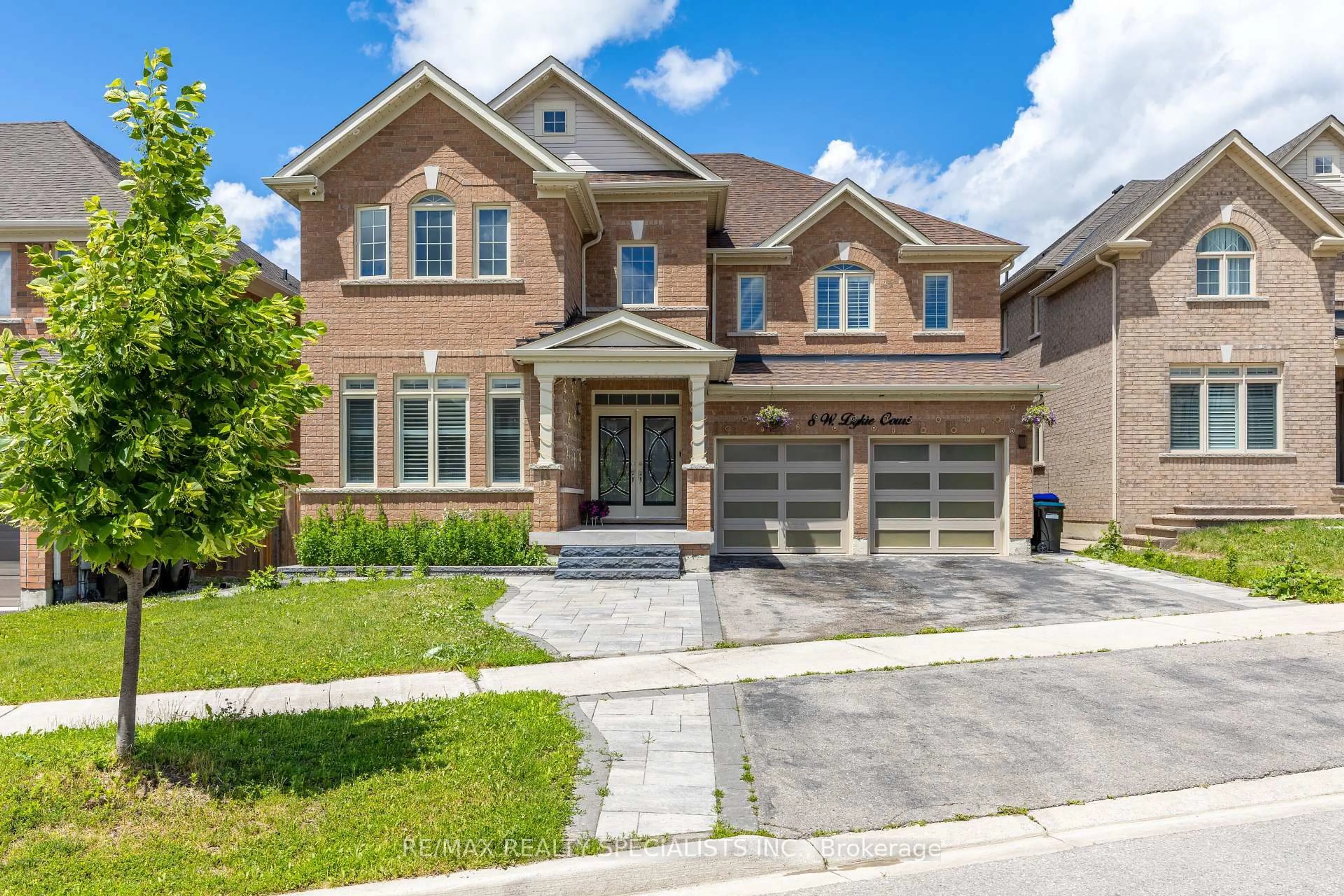 Home with brick exterior material, street for 8 W. Dykie Crt, Bradford West Gwillimbury Ontario L3Z 0Y1