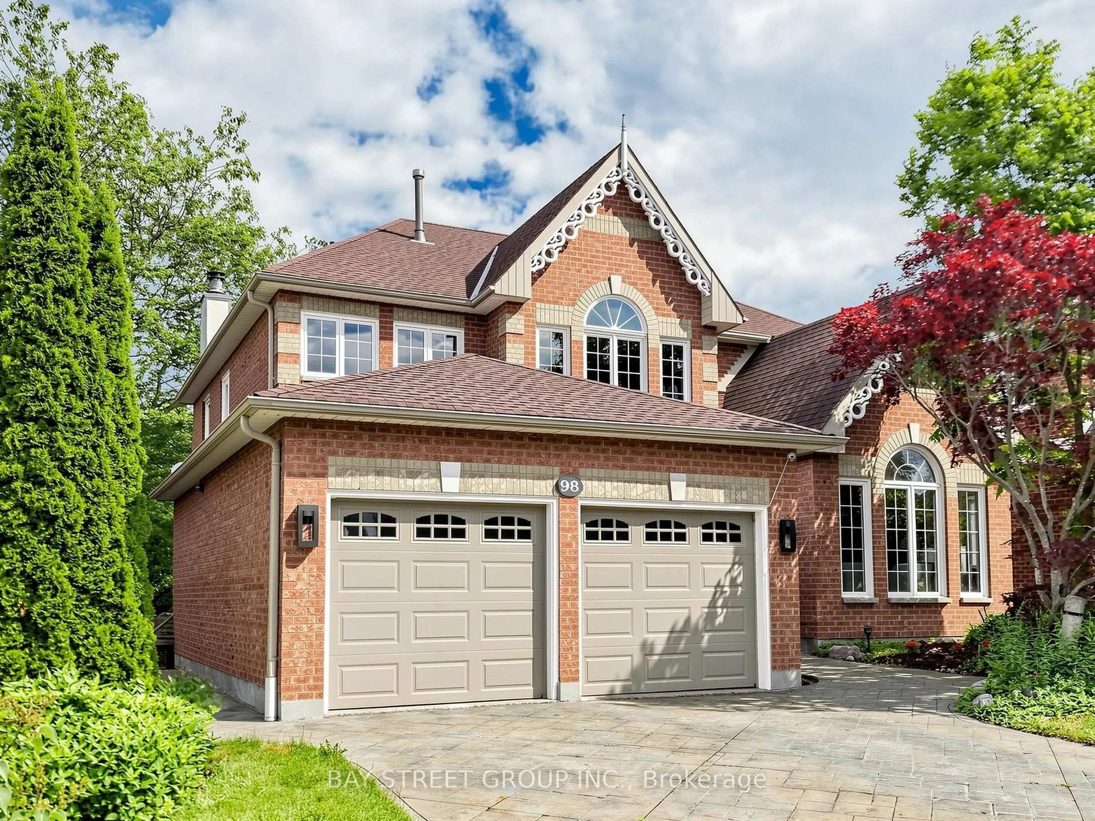 Home with brick exterior material, street for 98 Brookeview Dr, Aurora Ontario L4G 6R5