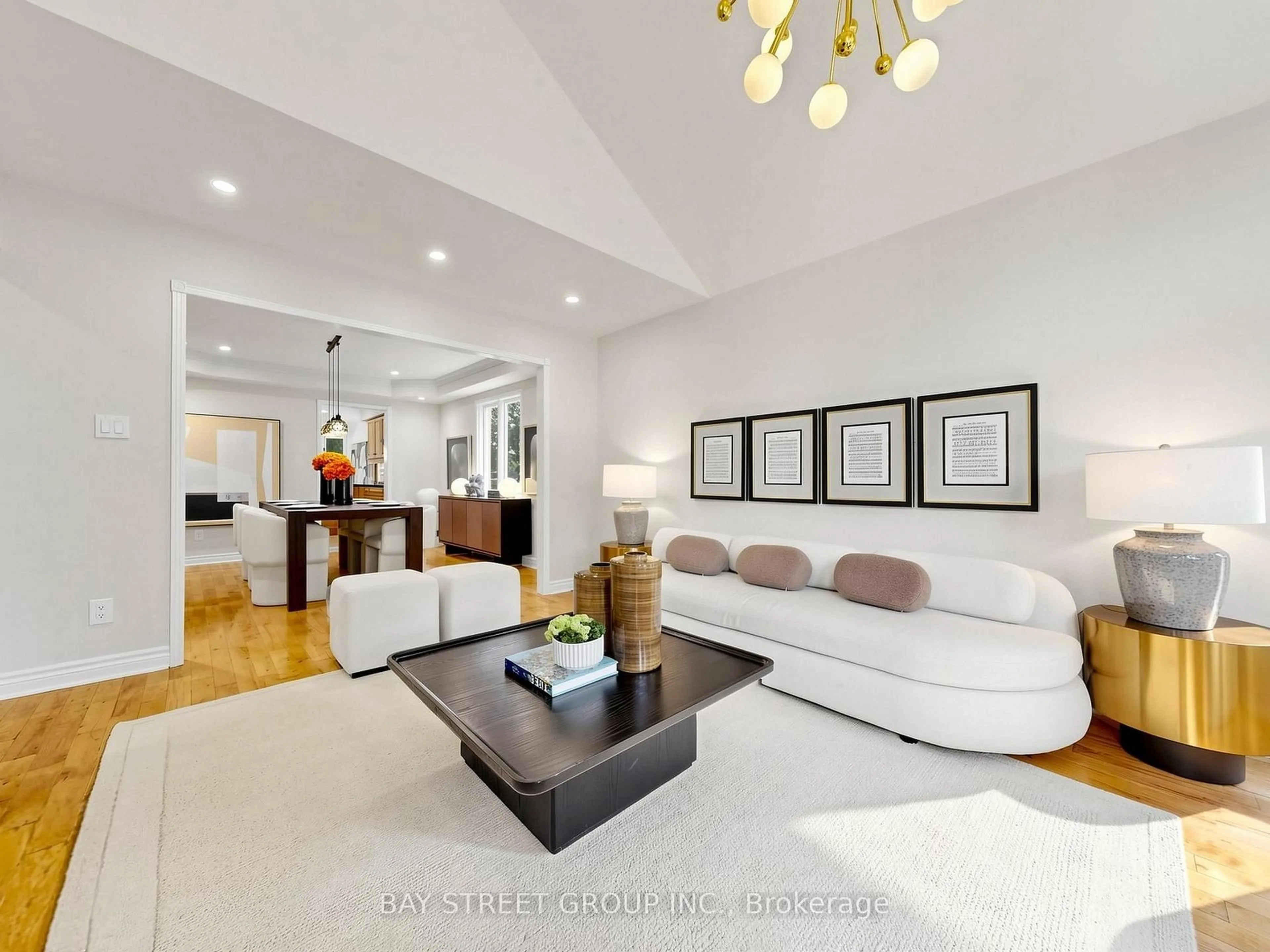 Living room with furniture, unknown for 98 Brookeview Dr, Aurora Ontario L4G 6R5