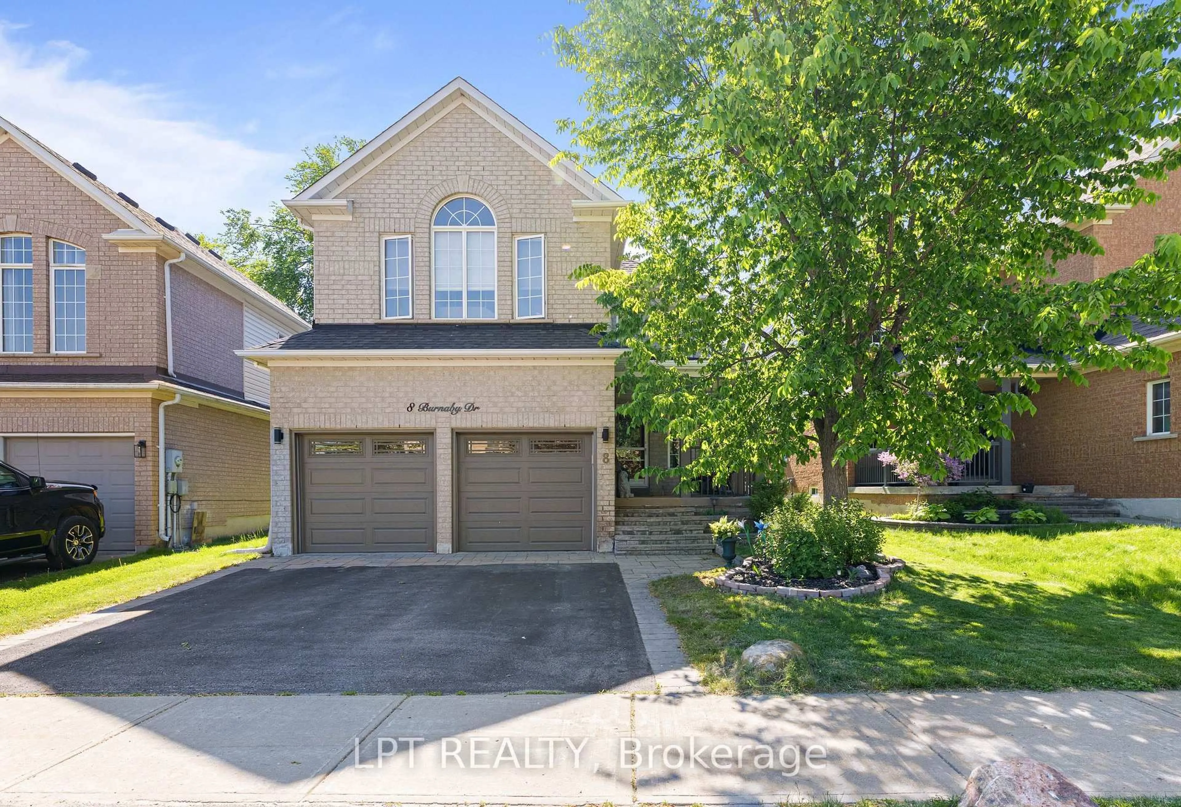 Unknown for 8 Burnaby Dr, Georgina Ontario L4P 3Z1