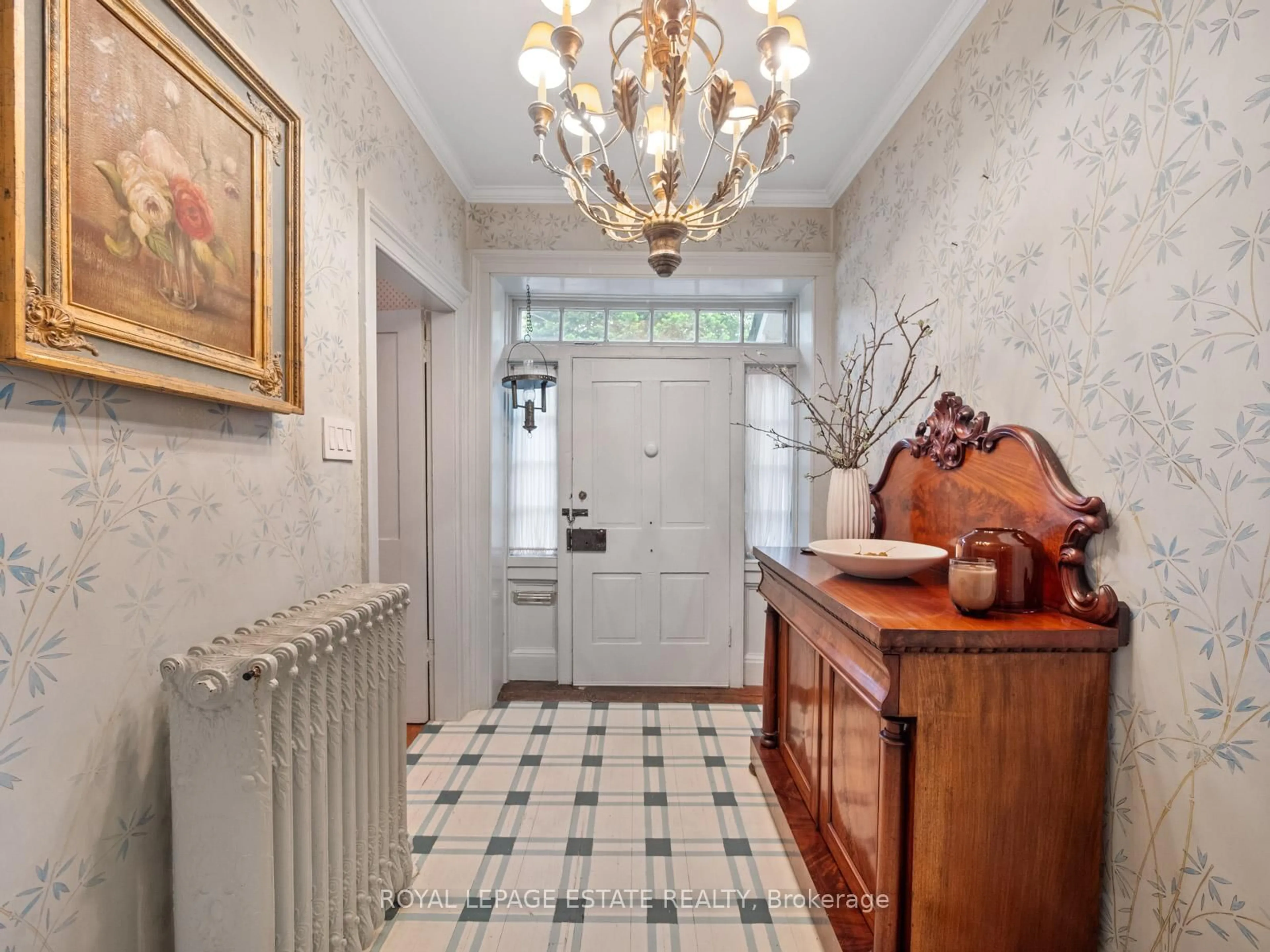Indoor foyer for 89 Main St, Markham Ontario L3R 2E6