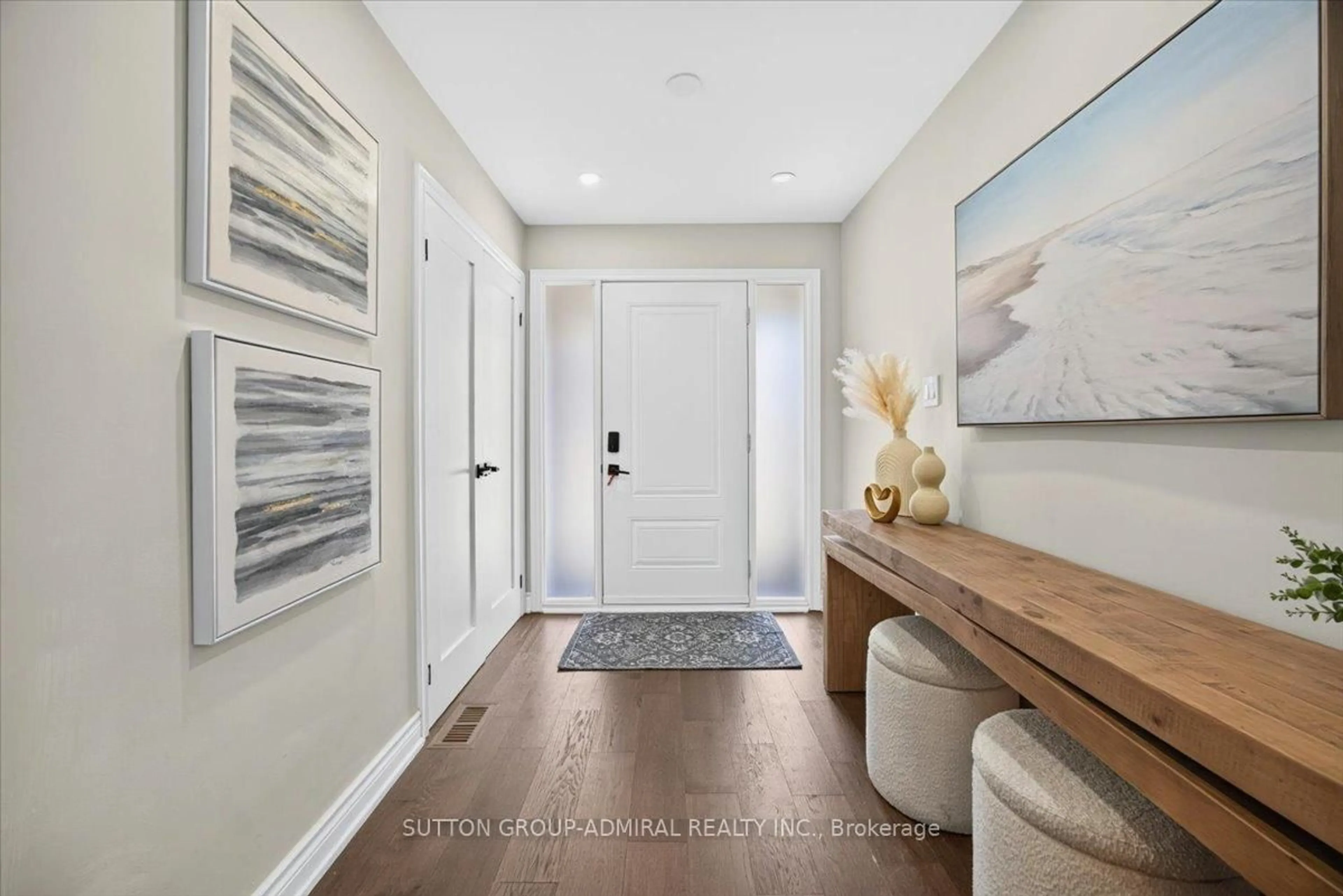 Indoor entryway for 415 Highcliffe Dr, Vaughan Ontario L4J 7M8