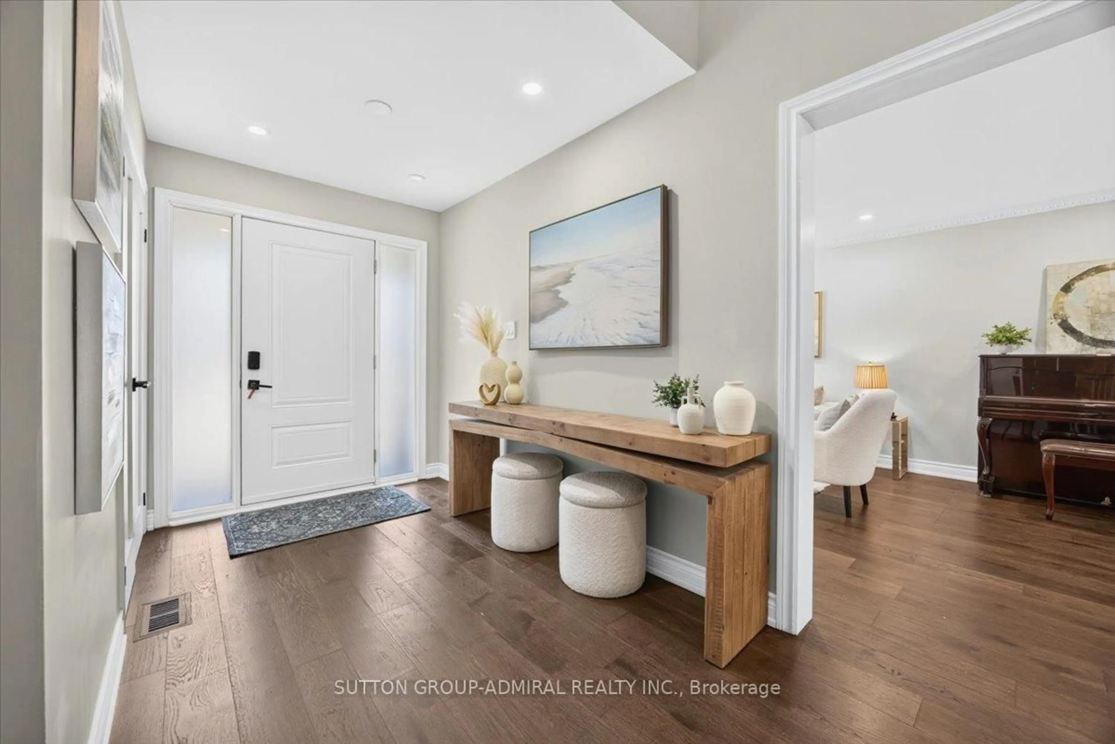 Indoor entryway for 415 Highcliffe Dr, Vaughan Ontario L4J 7M8