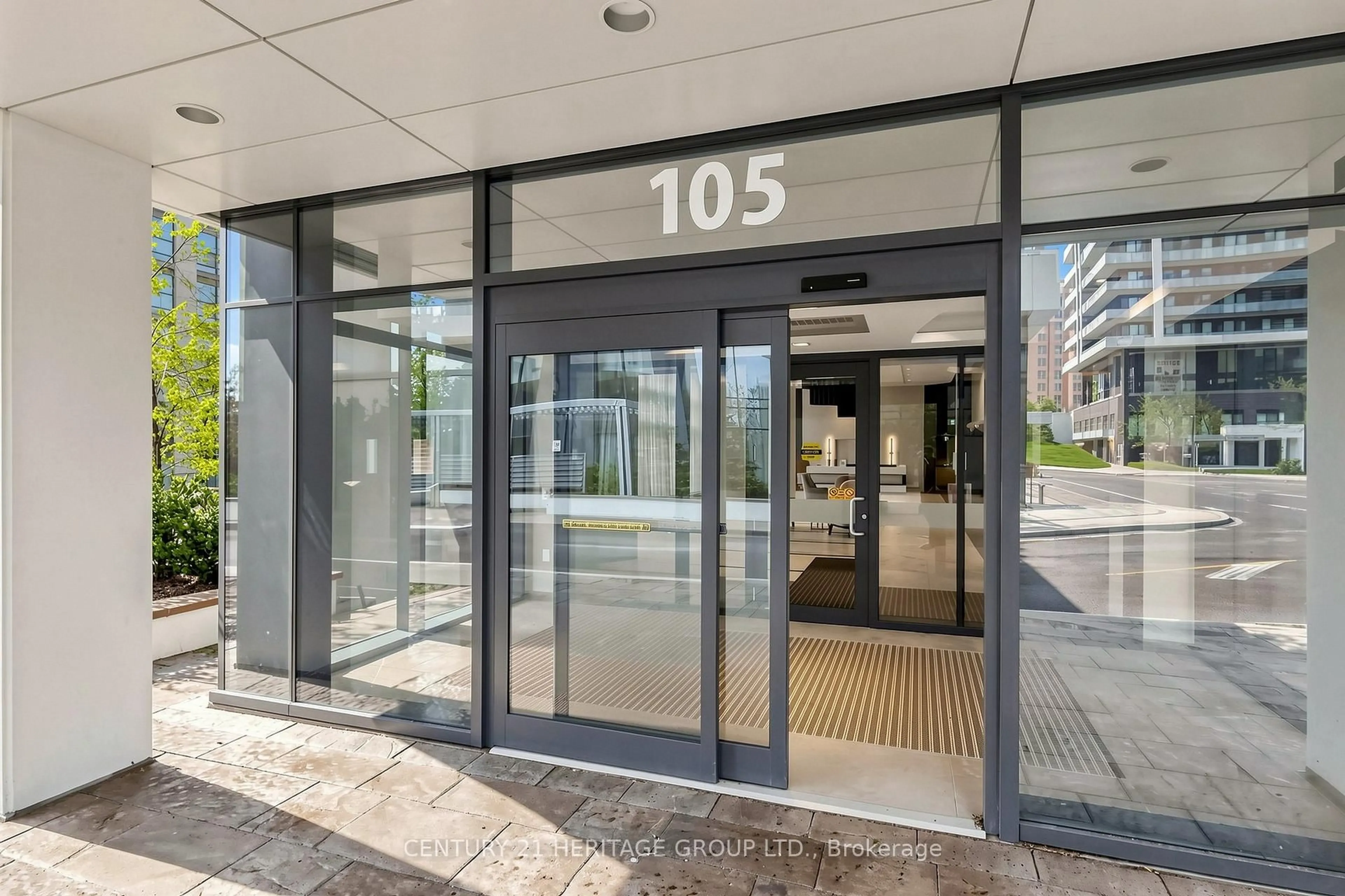 Indoor foyer for 105 Oneida Cres #2308, Richmond Hill Ontario L4B 0H6