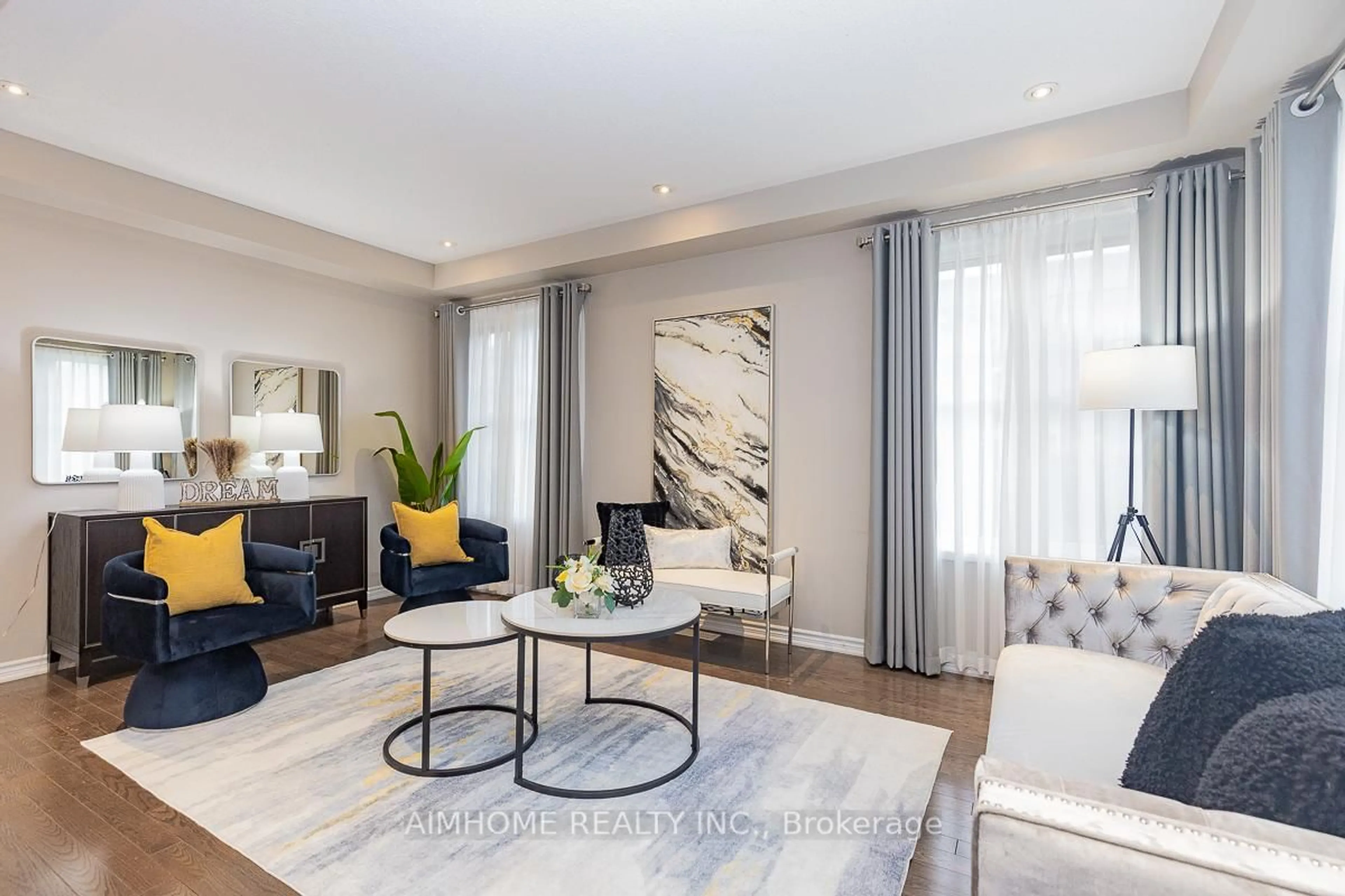 Living room with furniture, unknown for 246 Thomas Phillips Dr, Aurora Ontario L4G 0T6