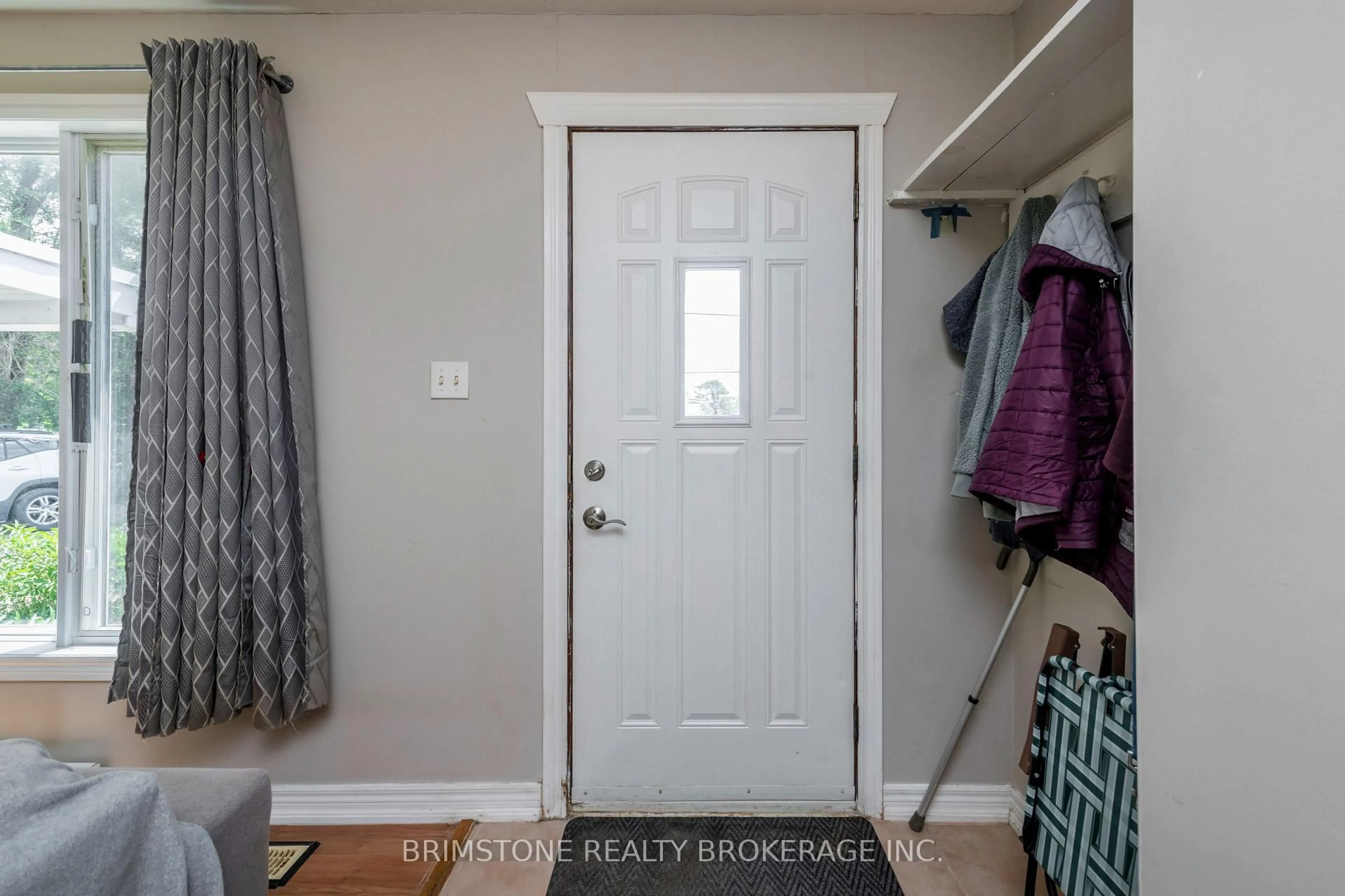 Indoor entryway for 24 Brentwood Rd, Essa Ontario L0M 1B2