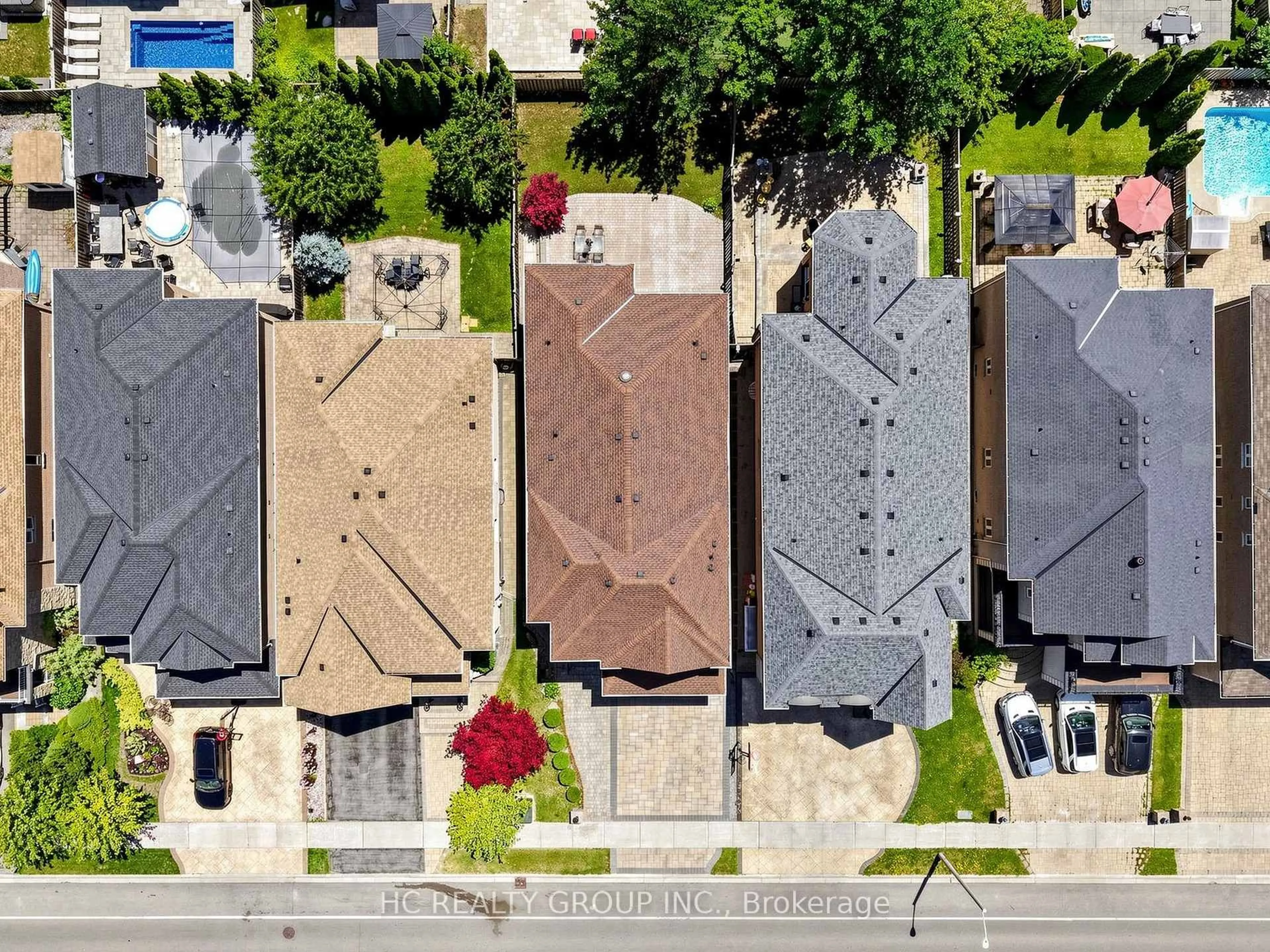 A pic from outside/outdoor area/front of a property/back of a property/a pic from drone, street for 123 Ner Israel Dr, Vaughan Ontario L4J 9L1