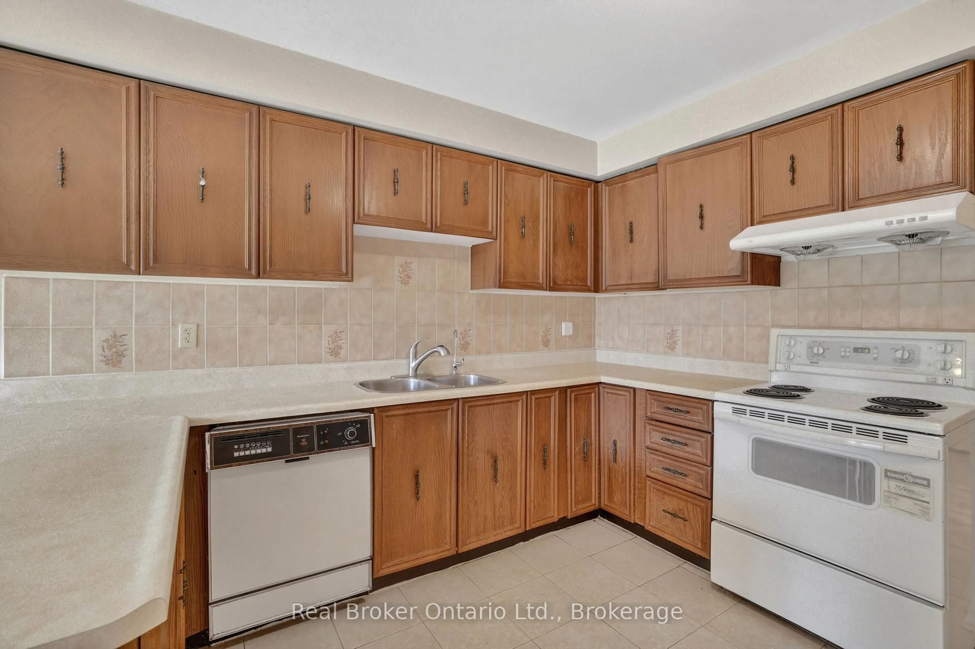 Standard kitchen, unknown for 415 Conley St, Vaughan Ontario L4J 6T3