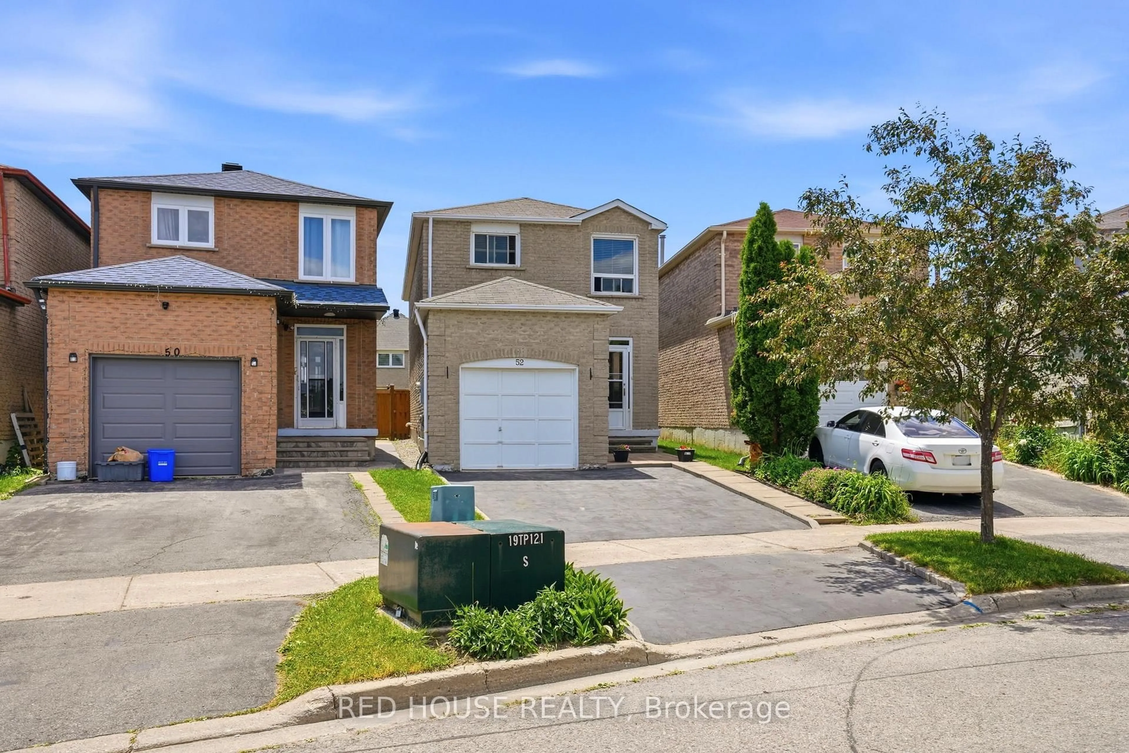 A pic from outside/outdoor area/front of a property/back of a property/a pic from drone, street for 52 Terrosa Rd, Markham Ontario L3S 2M7