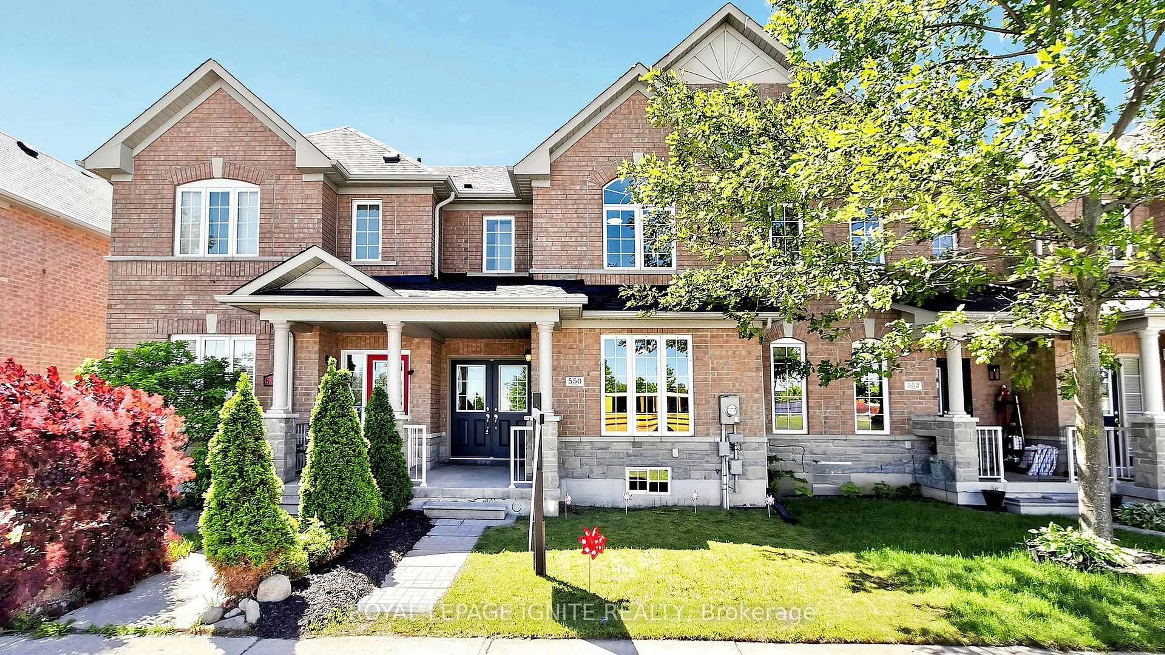 Home with brick exterior material, street for 550 Hoover Park Dr, Whitchurch-Stouffville Ontario L4A 0S8
