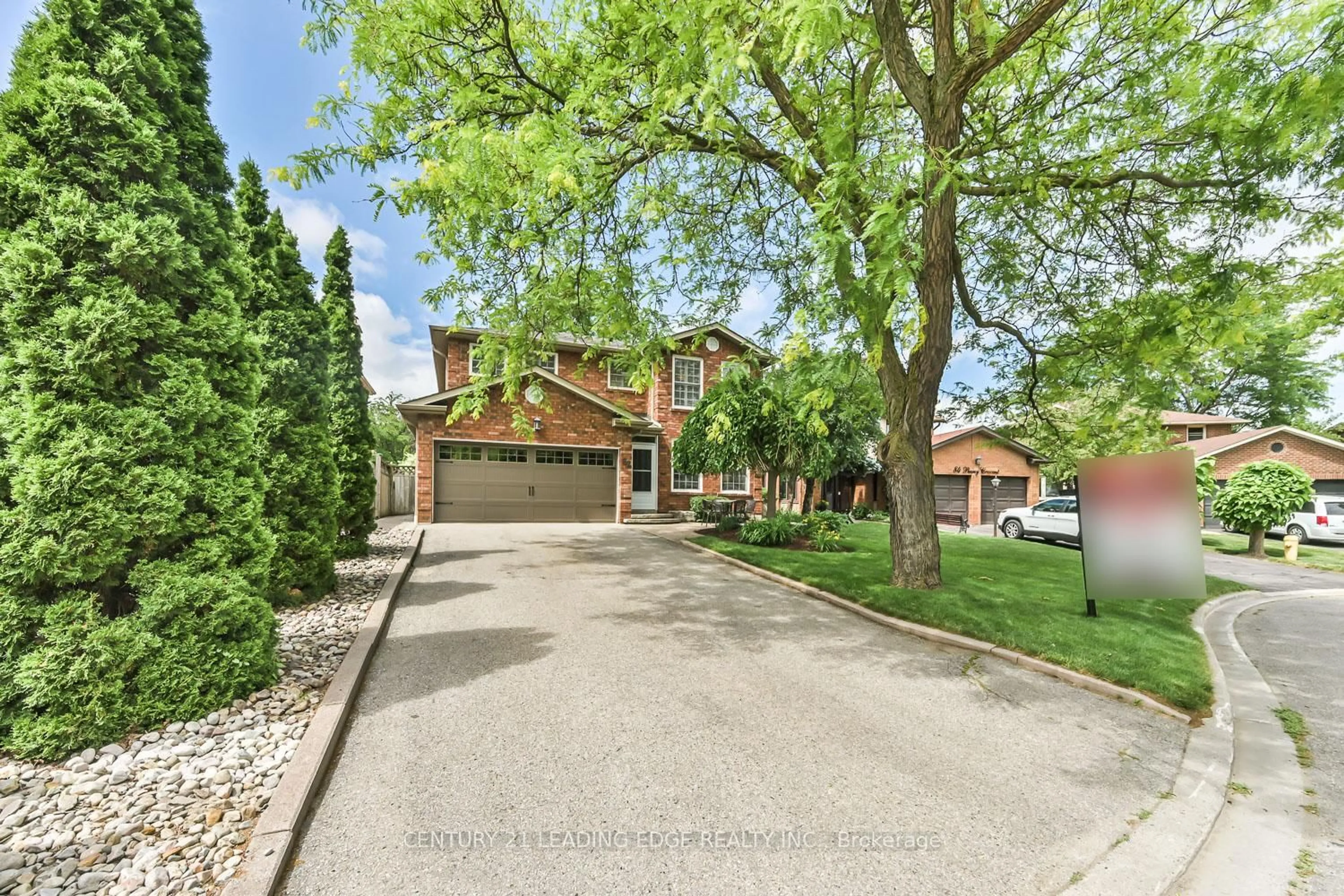A pic from outside/outdoor area/front of a property/back of a property/a pic from drone, street for 82 Penny Cres, Markham Ontario L3P 5X6