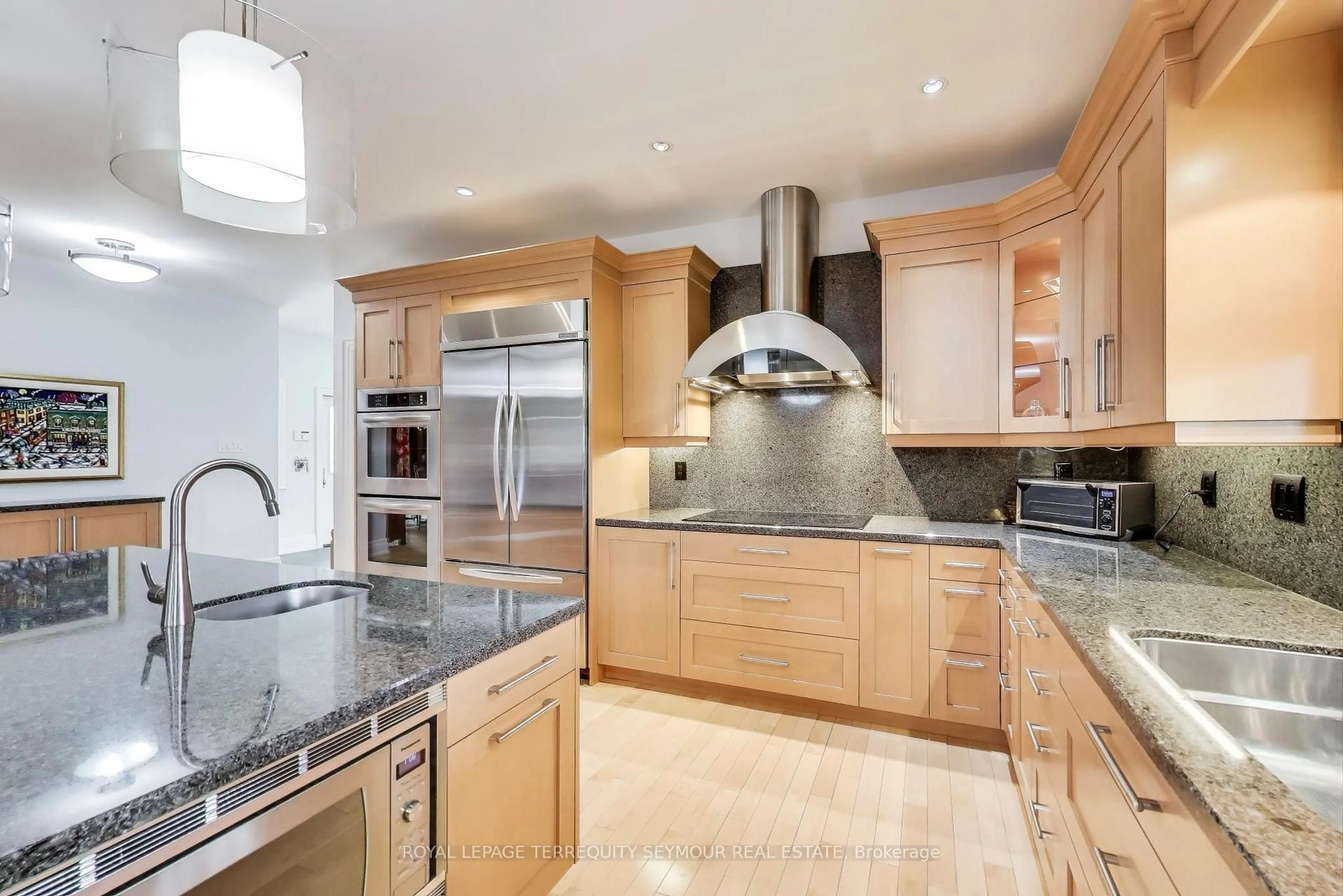 Contemporary kitchen, ceramic/tile floor for 67 Grayfield Dr, Whitchurch-Stouffville Ontario L4A 0B1