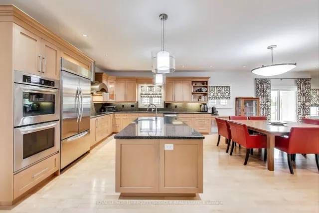67 Grayfield Dr, Whitchurch-Stouffville 5