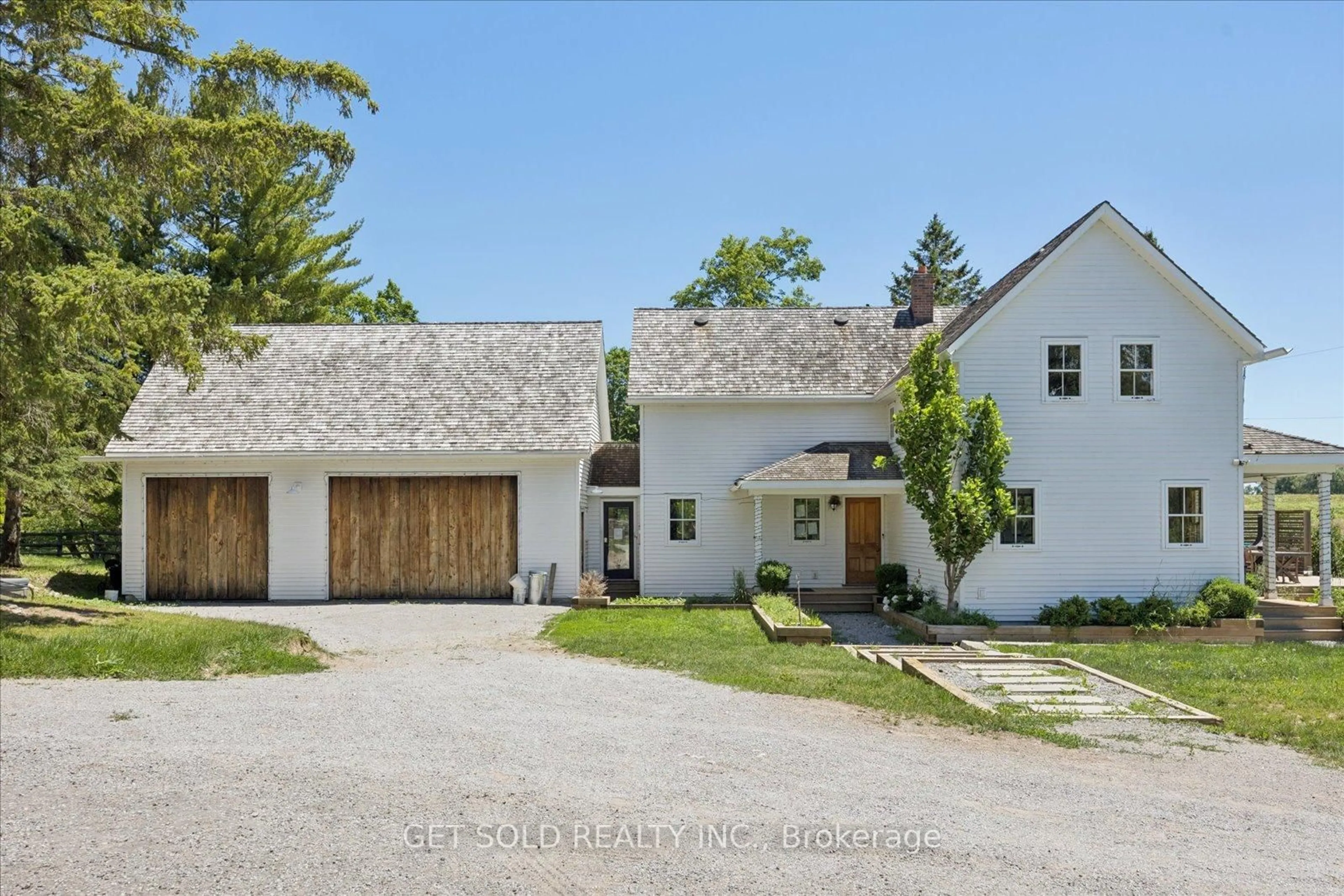 A pic from outside/outdoor area/front of a property/back of a property/a pic from drone, street for 14059 McCowan Rd, Whitchurch-Stouffville Ontario L4A 3T2
