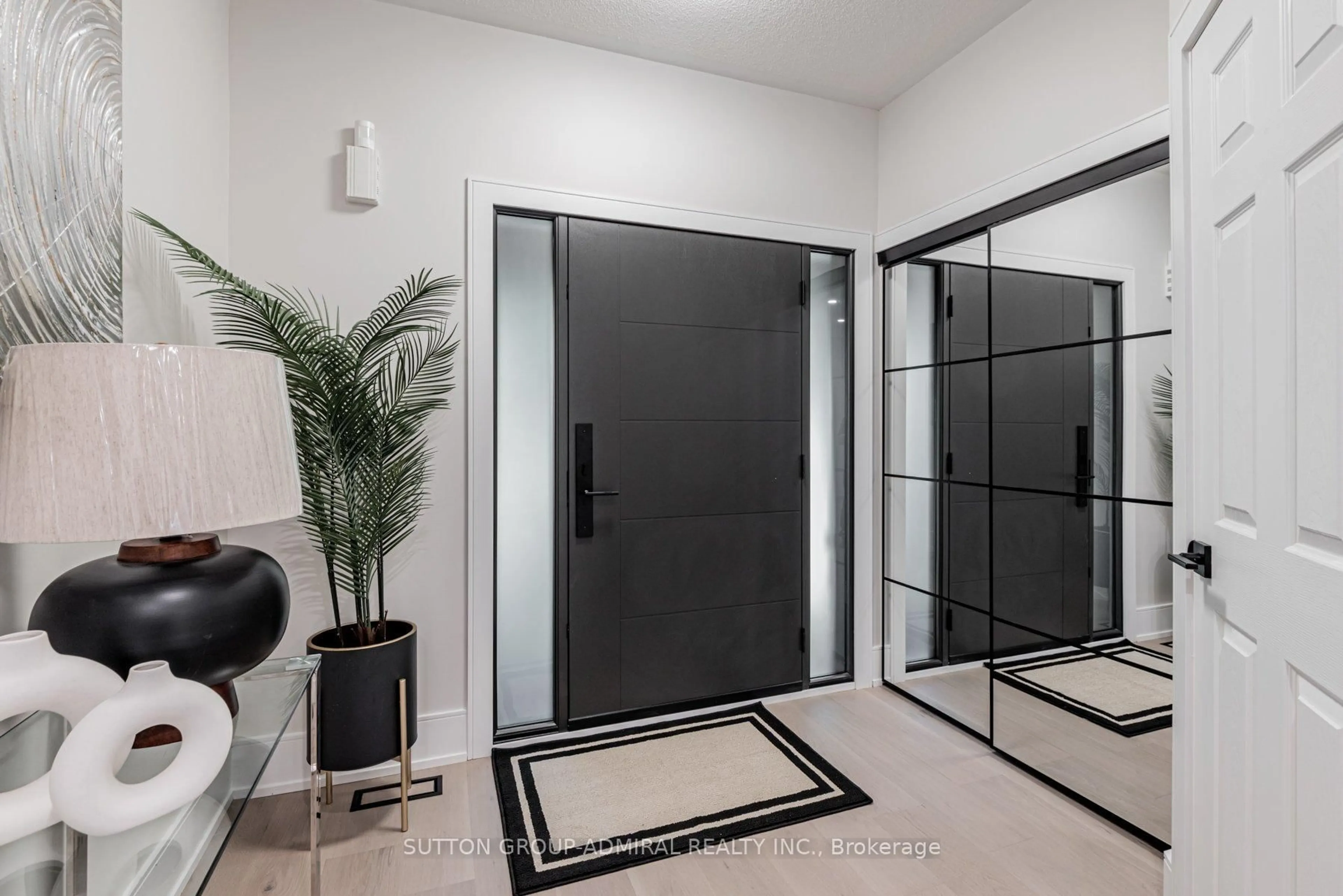 Indoor entryway for 109 Barli Cres, Vaughan Ontario L6A 4S2