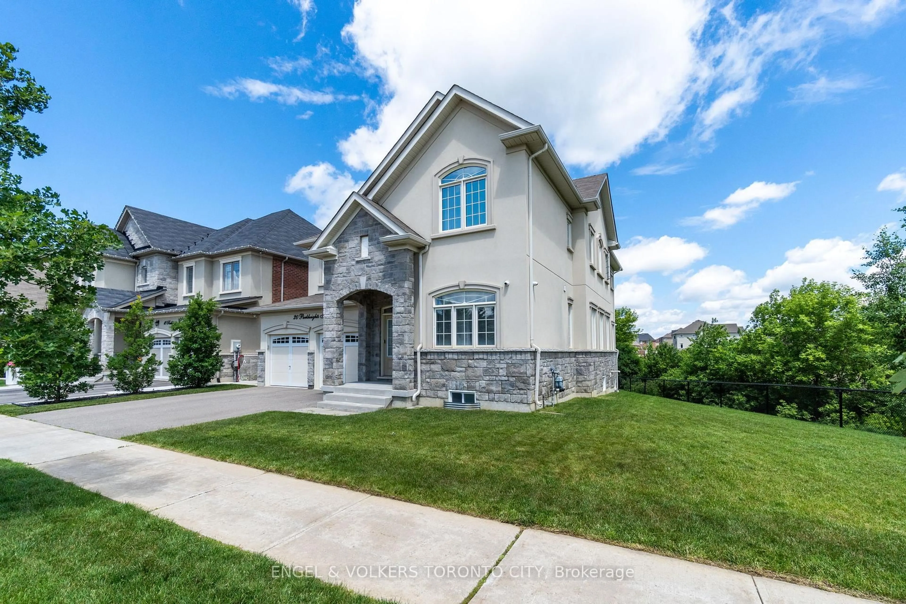 Home with brick exterior material, street for 20 Parkheights Tr, King Ontario L7B 0A6