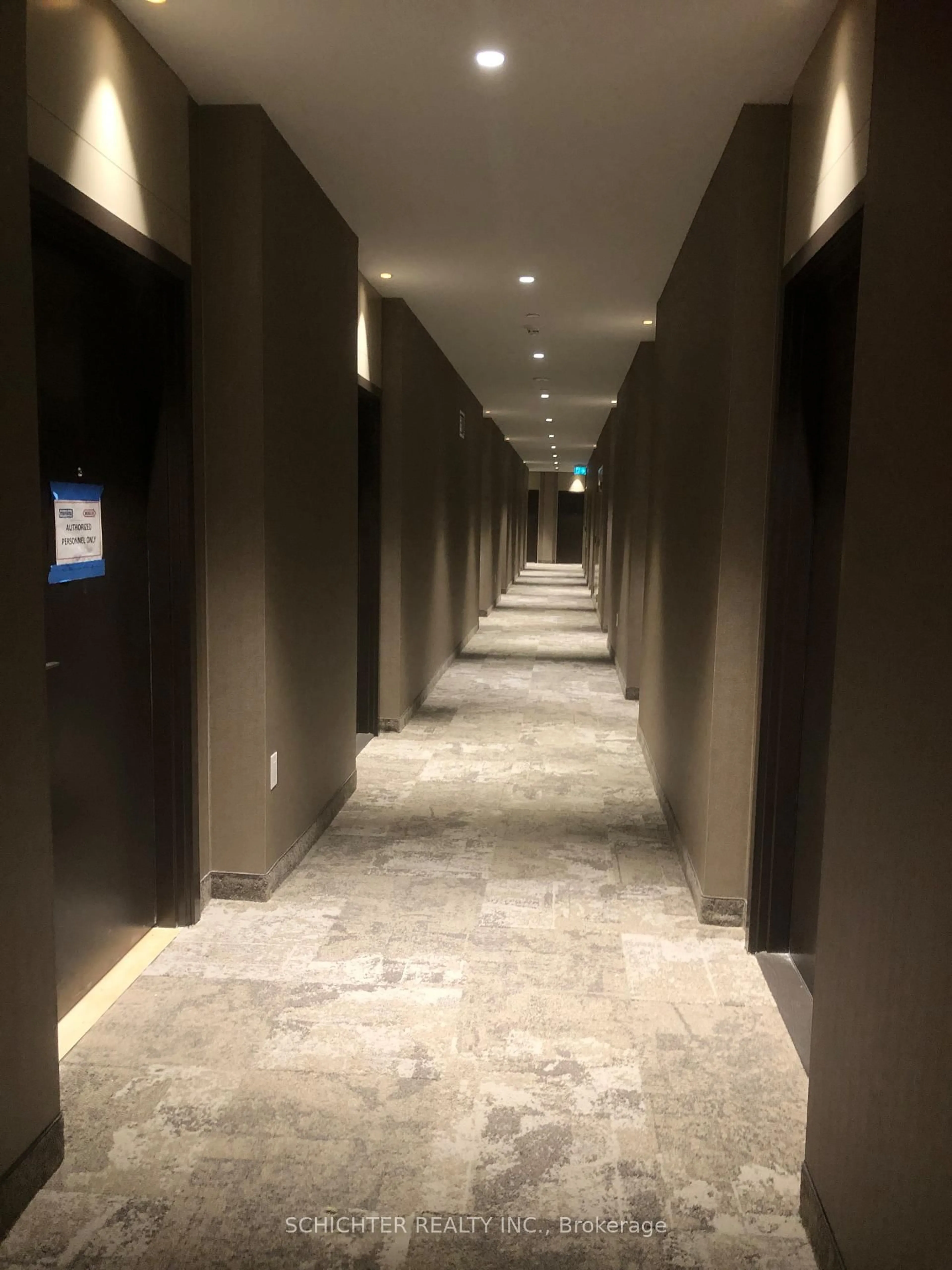 Indoor foyer for 38 Honeycrisp Cres #521, Vaughan Ontario L4K 0M7